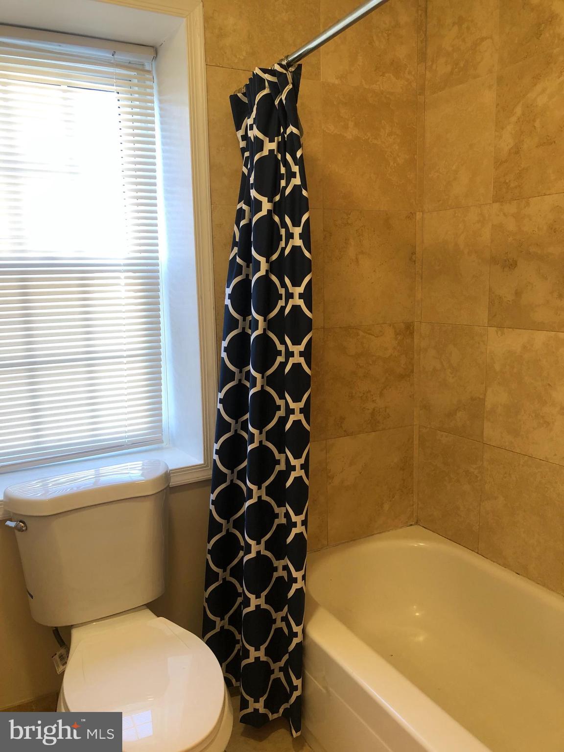 SHADY GROVE VILLAGE - Residential Lease