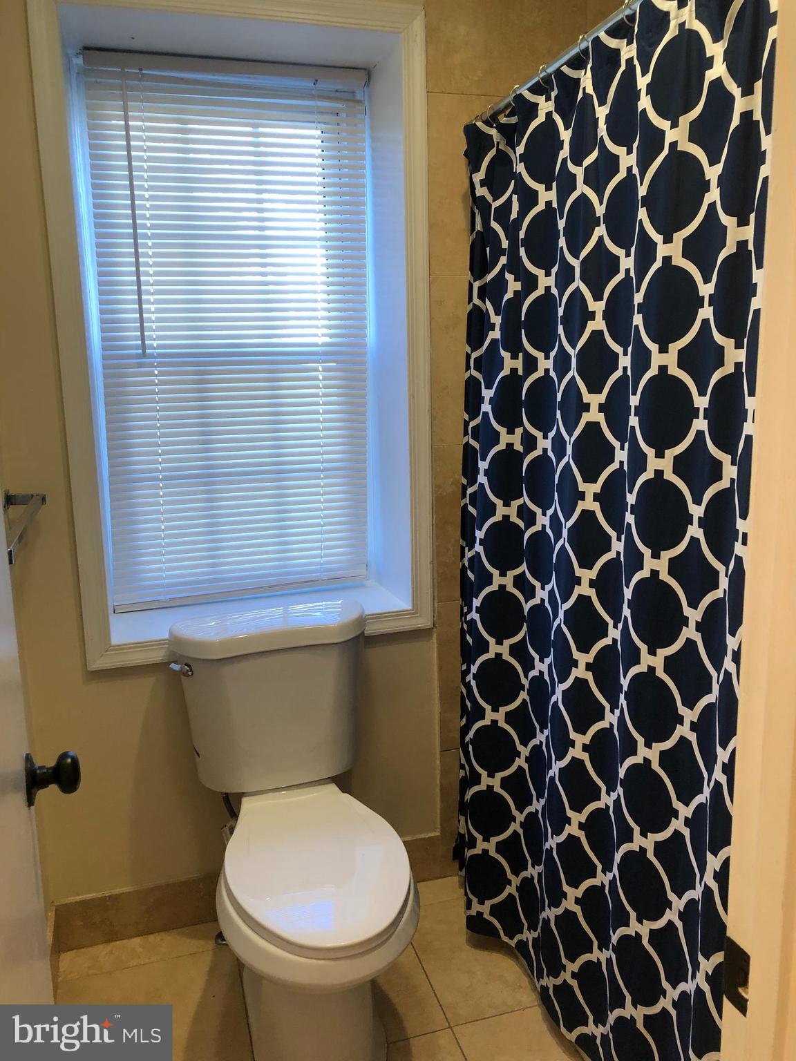 SHADY GROVE VILLAGE - Residential Lease