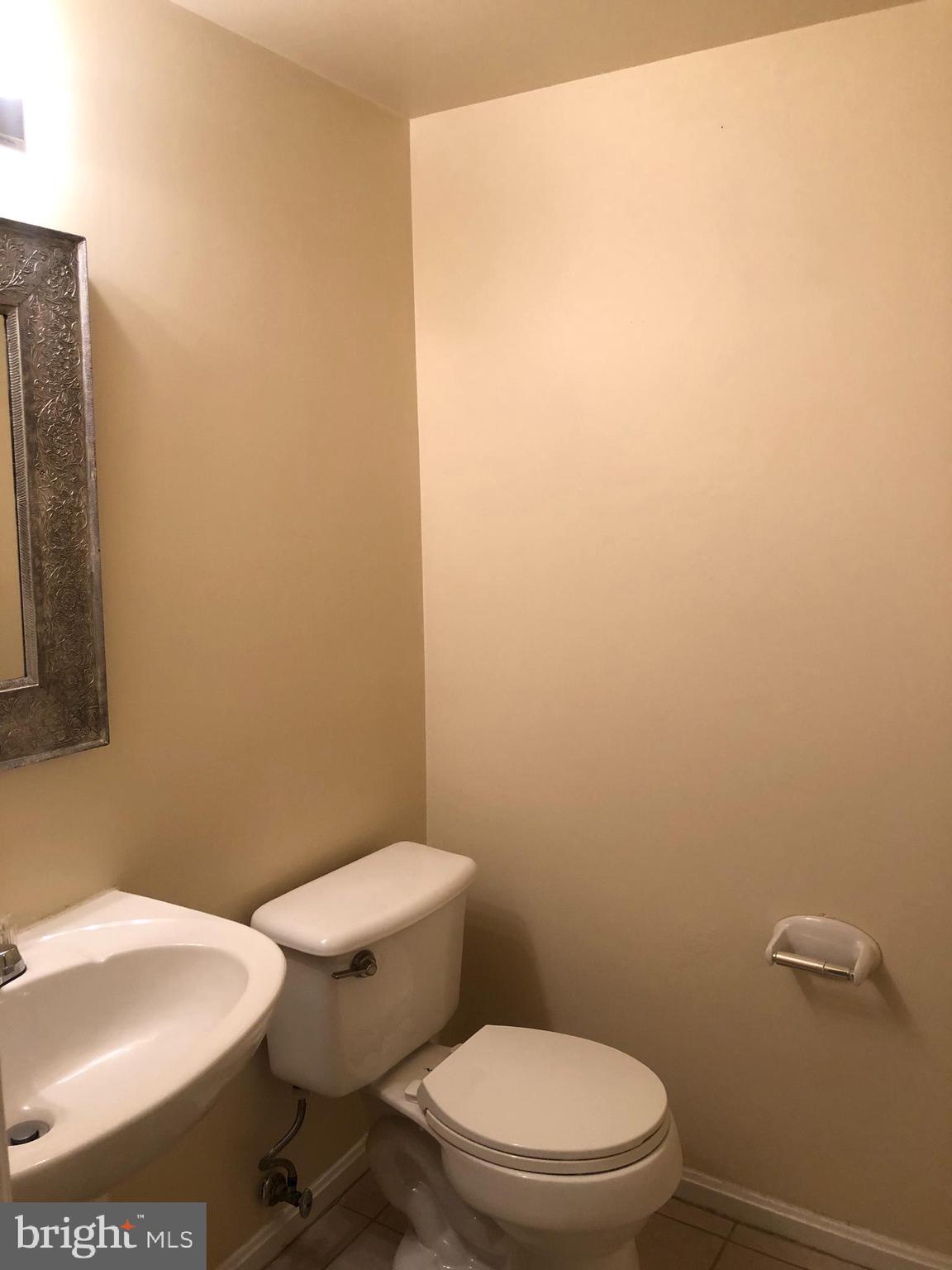 SHADY GROVE VILLAGE - Residential Lease