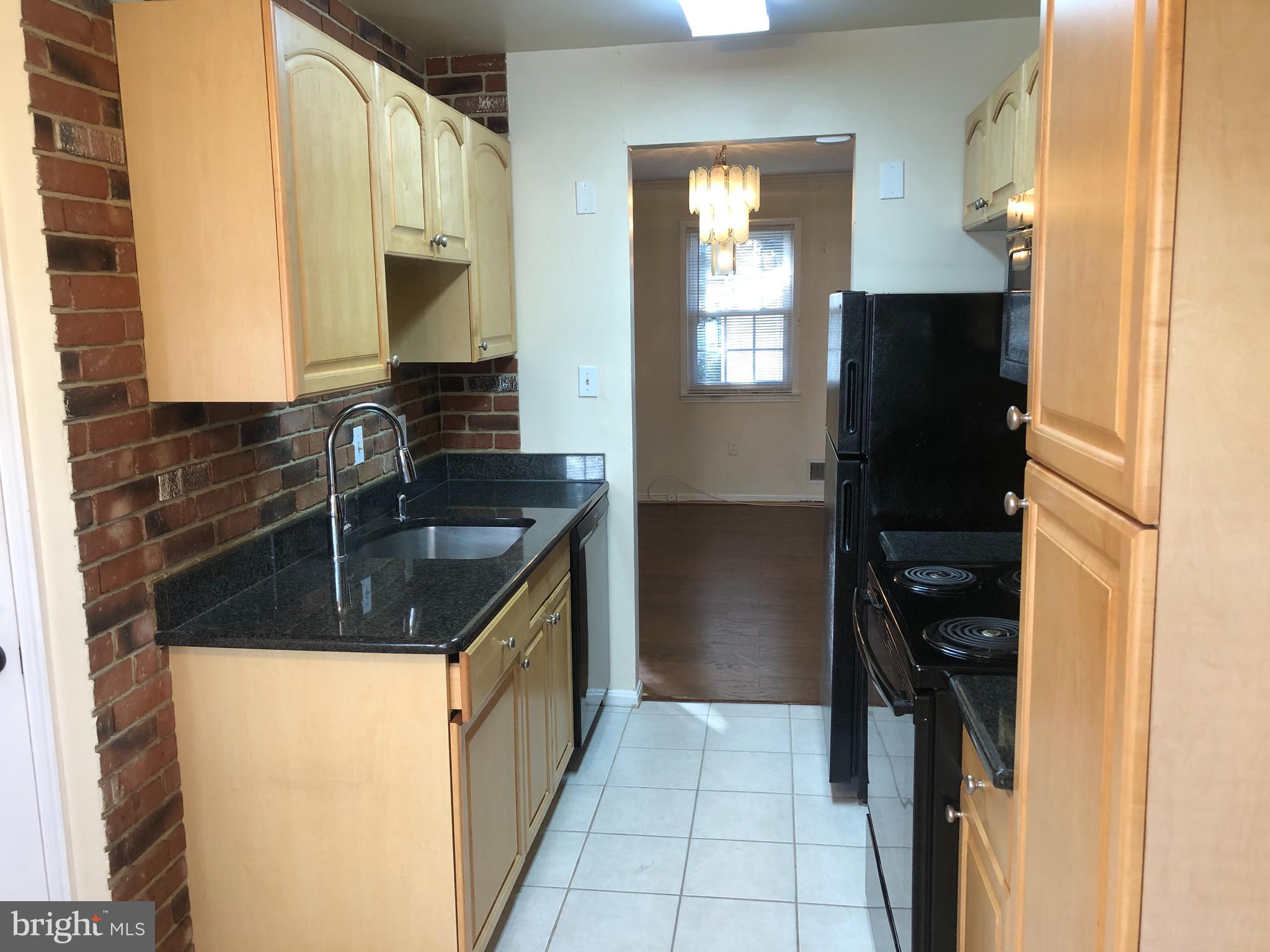 SHADY GROVE VILLAGE - Residential Lease