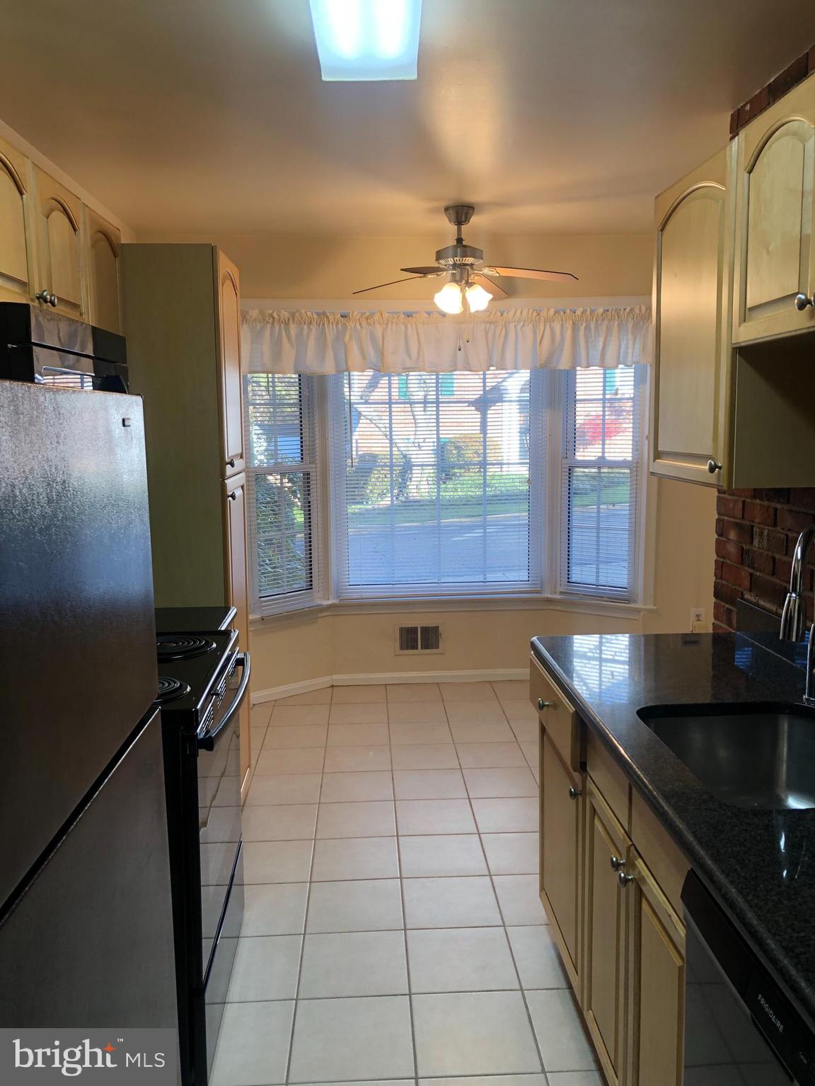 SHADY GROVE VILLAGE - Residential Lease