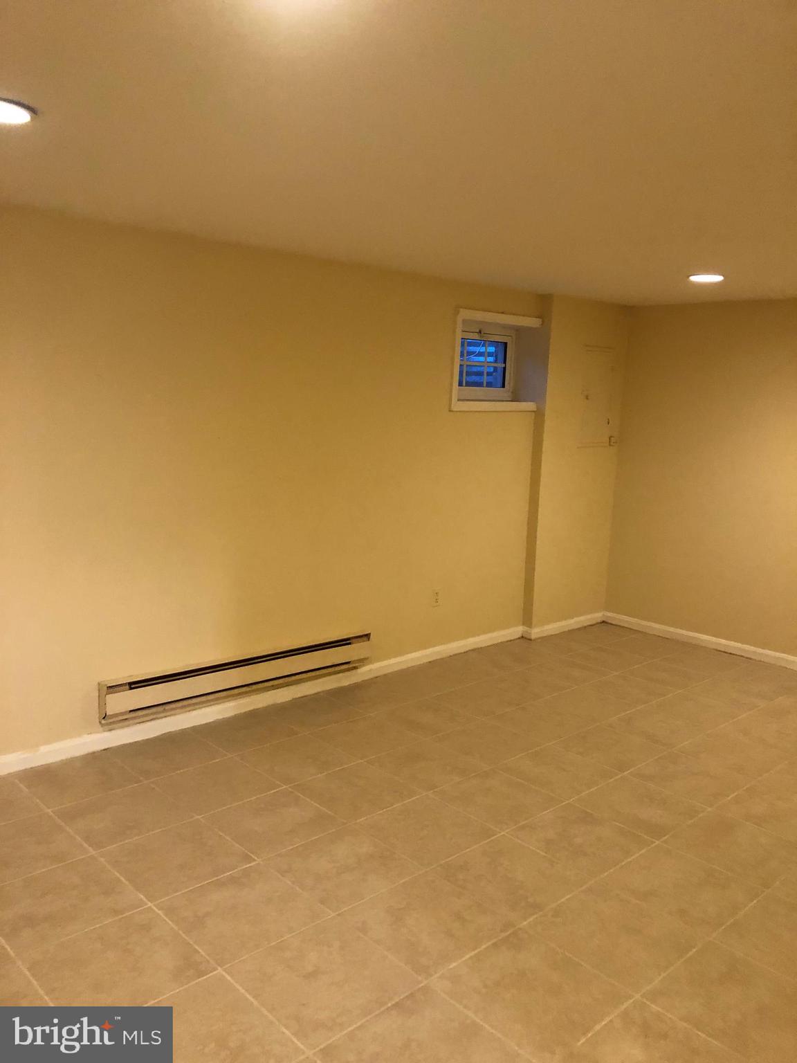 SHADY GROVE VILLAGE - Residential Lease