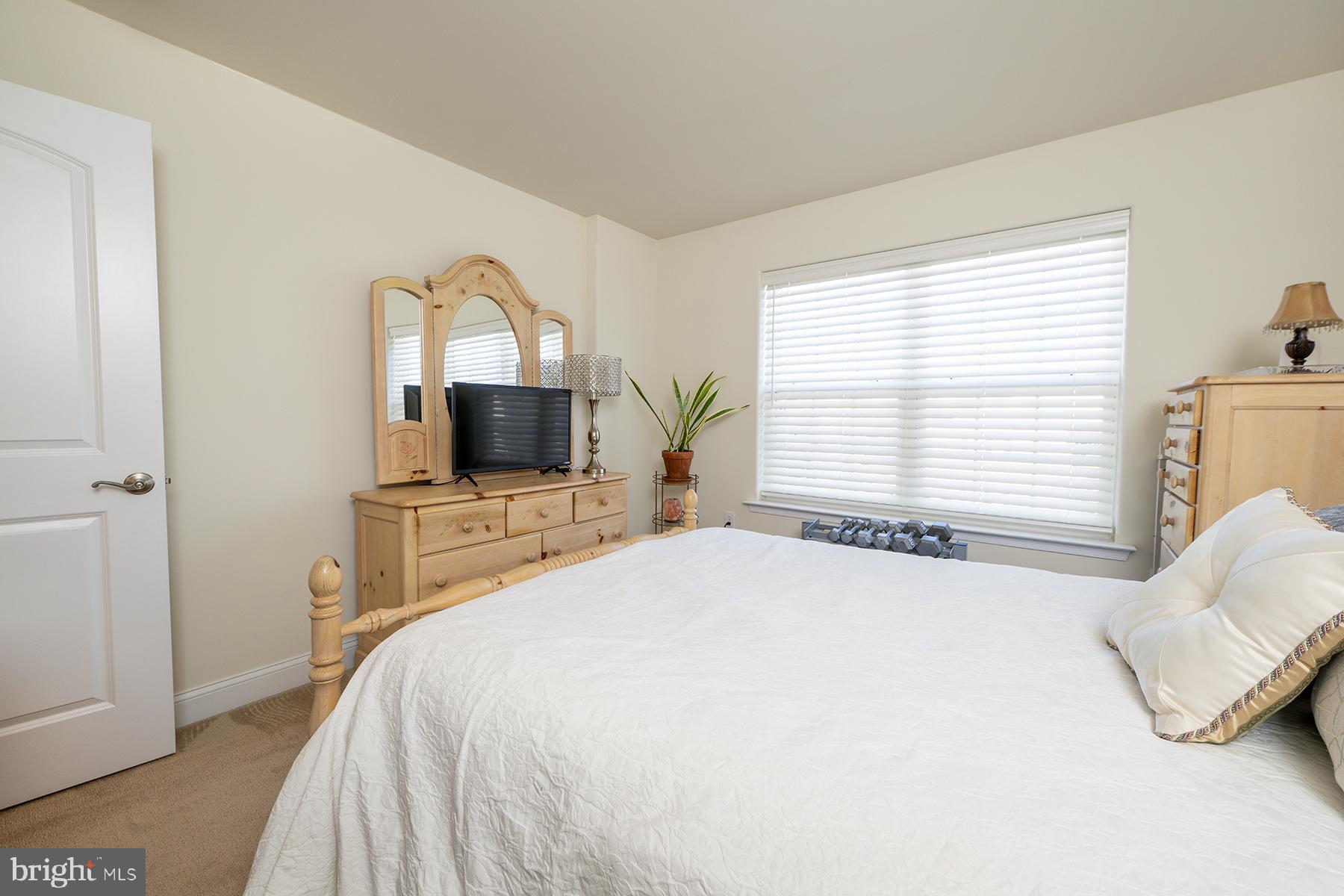 HAWTHORNE ESTATES - Residential