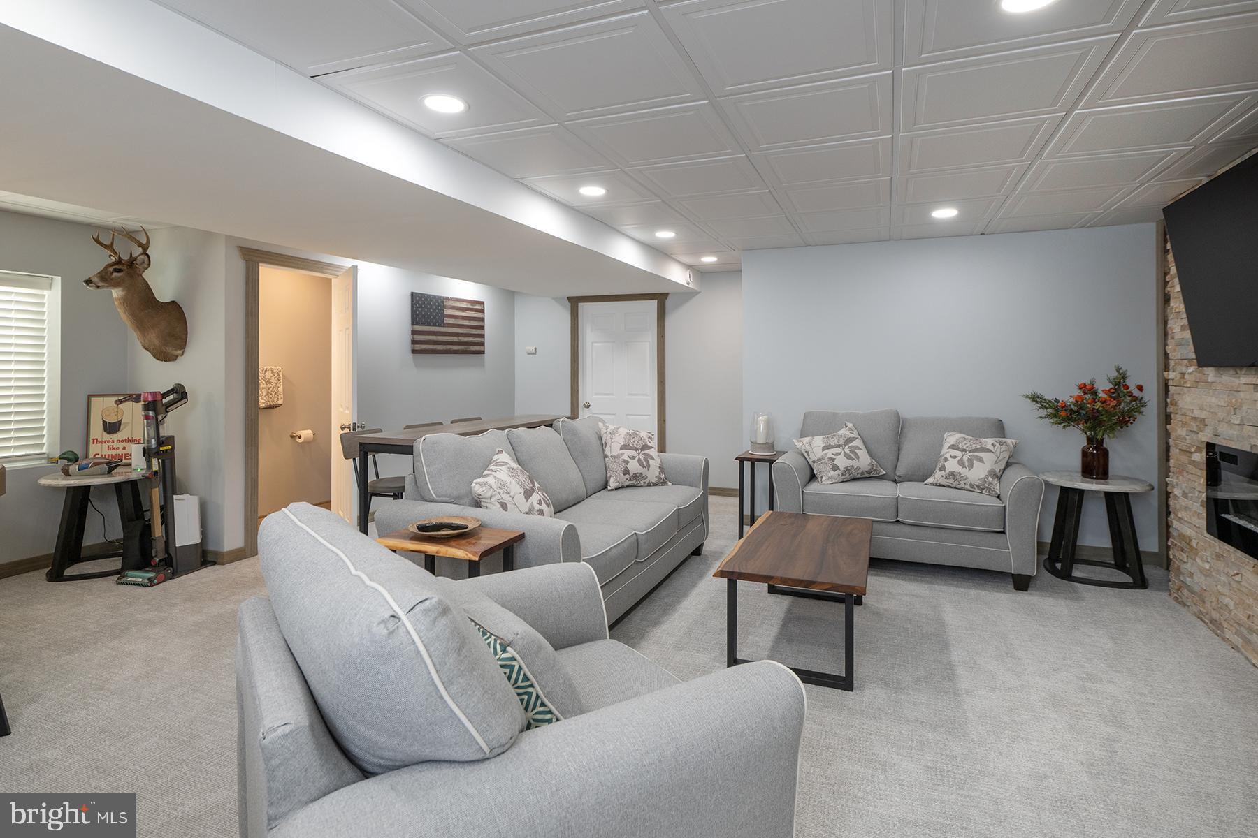 HAWTHORNE ESTATES - Residential