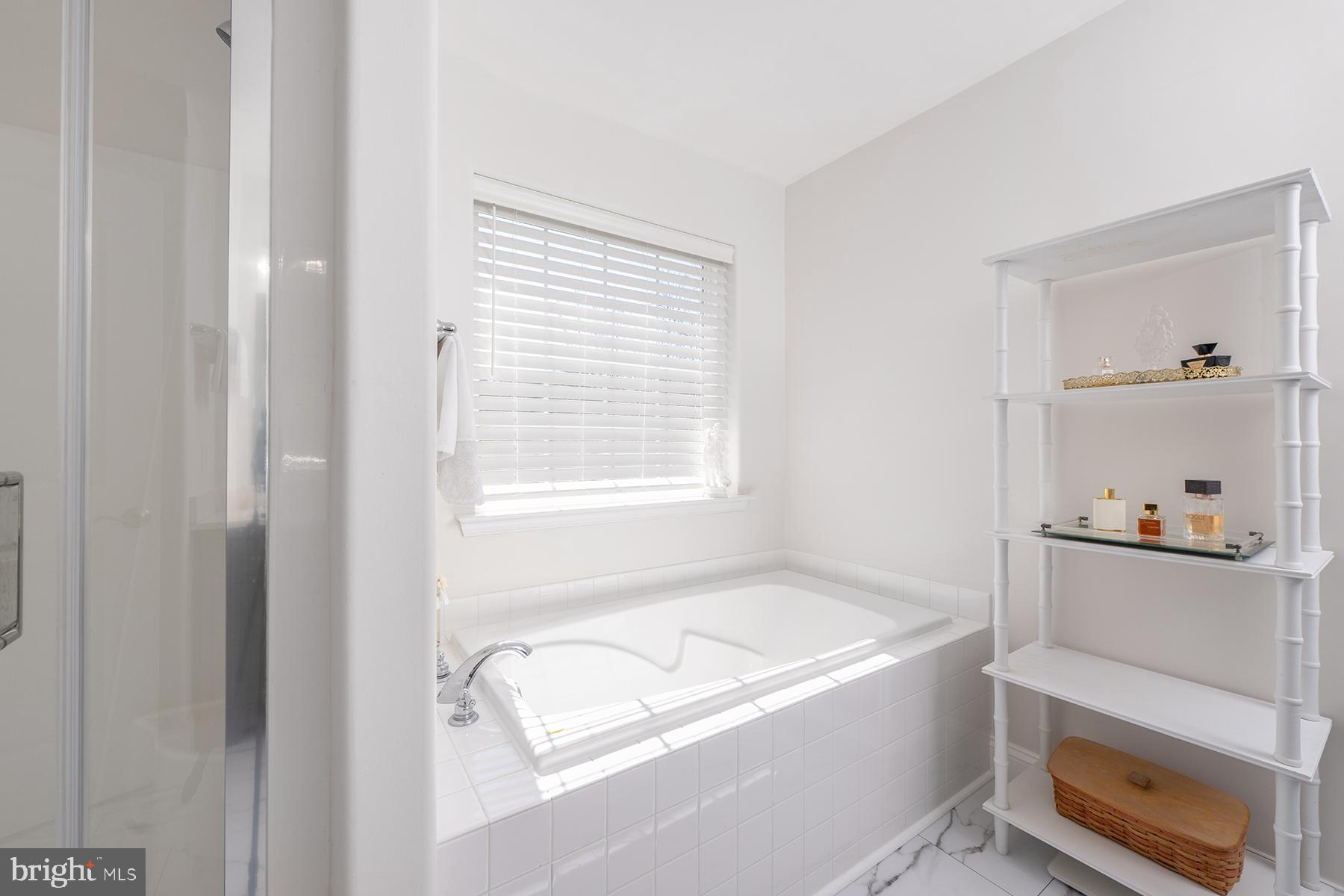 HAWTHORNE ESTATES - Residential