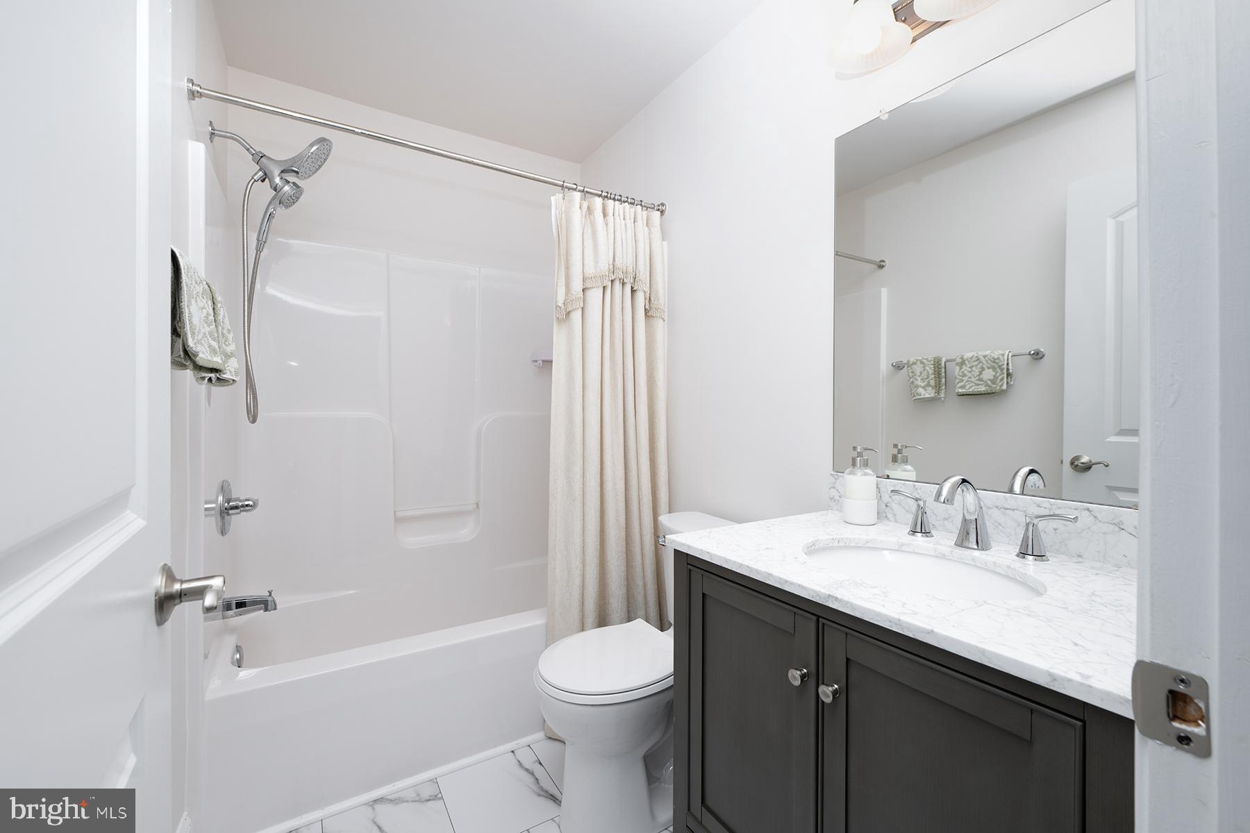 HAWTHORNE ESTATES - Residential