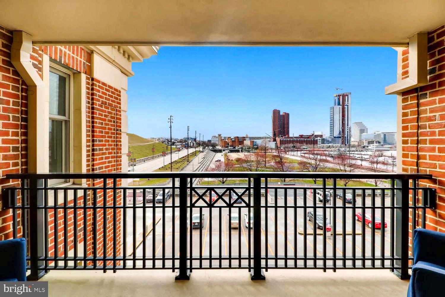 THE RITZ-CARLTON RESIDENCES - Residential Lease