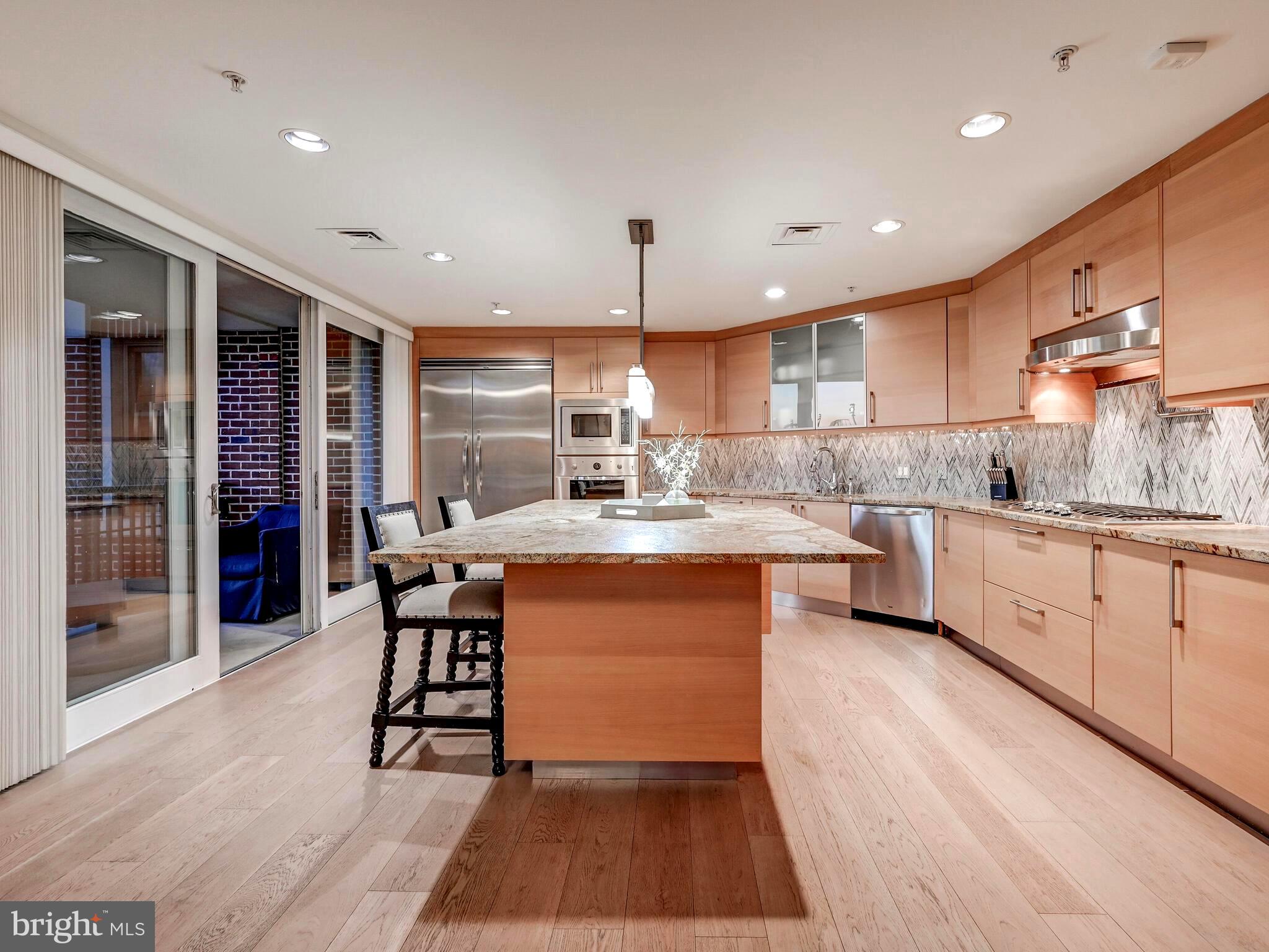 THE RITZ-CARLTON RESIDENCES - Residential Lease