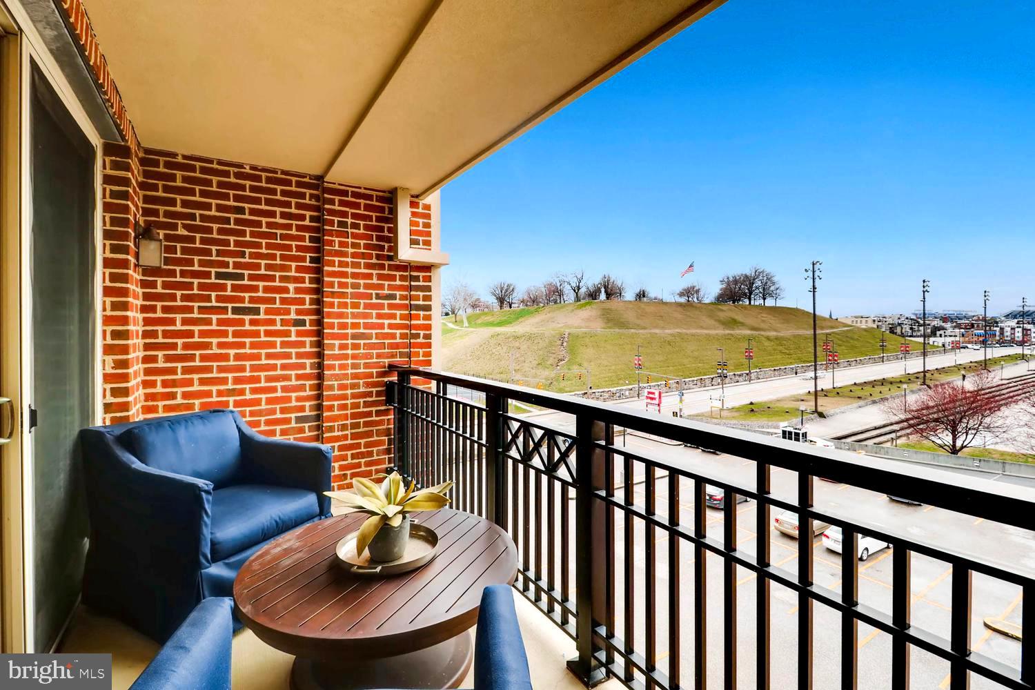 THE RITZ-CARLTON RESIDENCES - Residential Lease