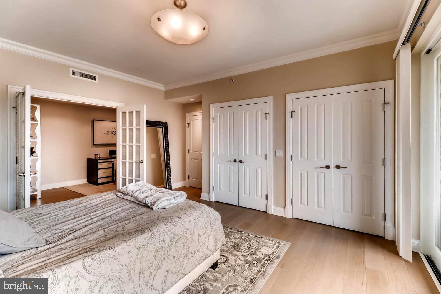 THE RITZ-CARLTON RESIDENCES - Residential Lease