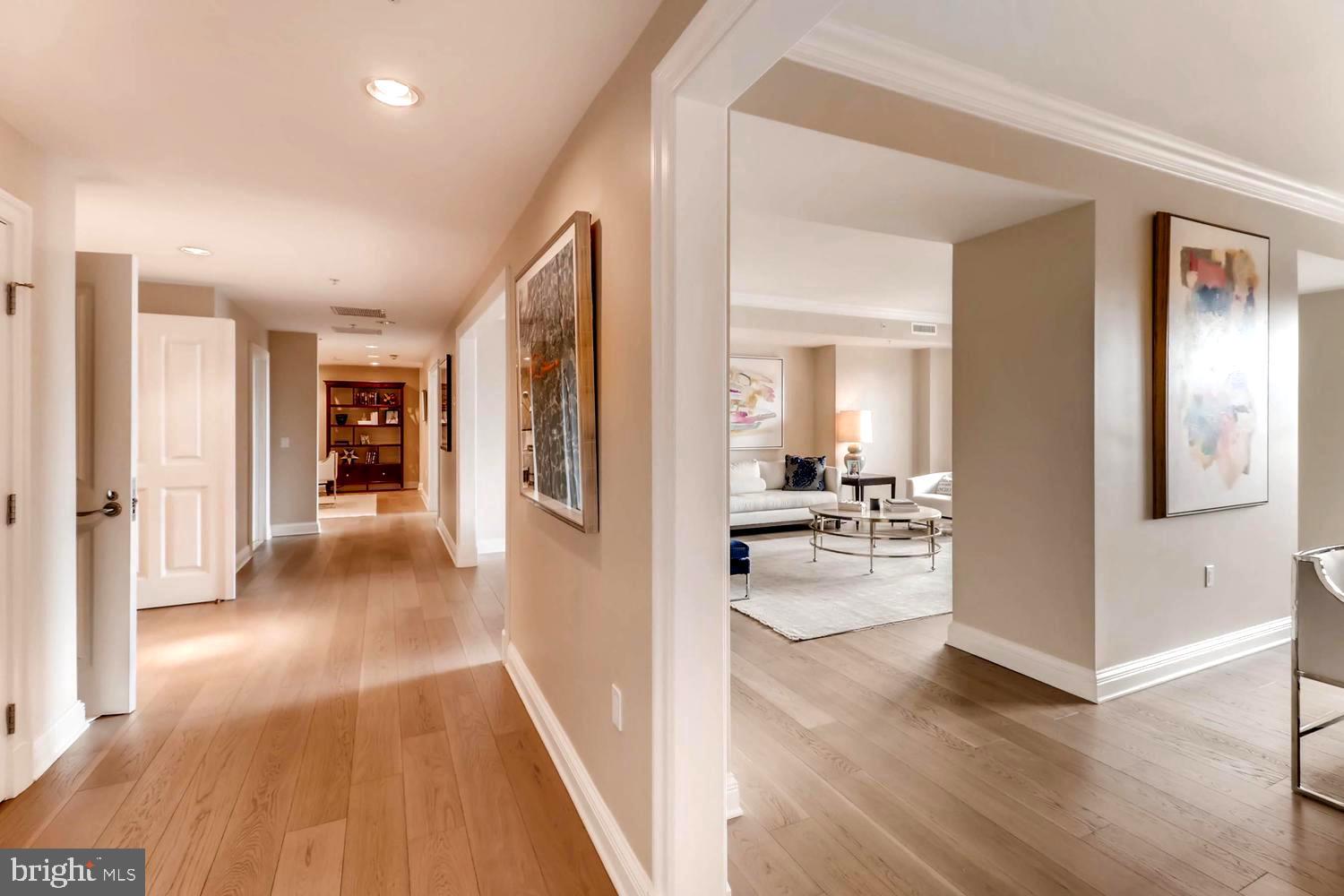 THE RITZ-CARLTON RESIDENCES - Residential Lease