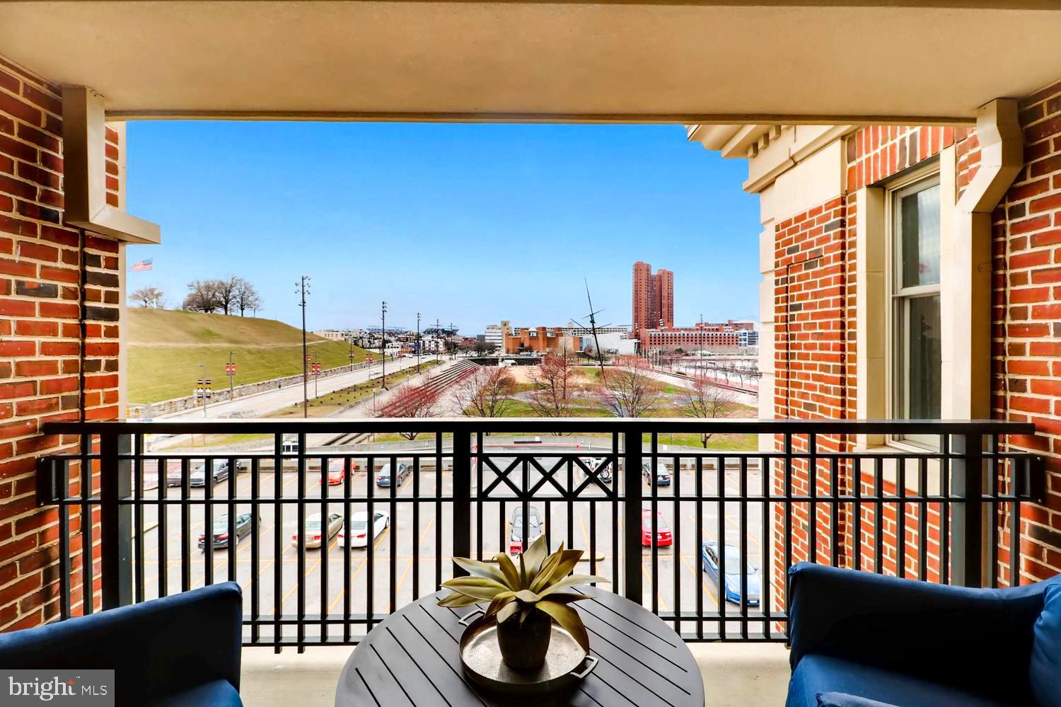 THE RITZ-CARLTON RESIDENCES - Residential Lease