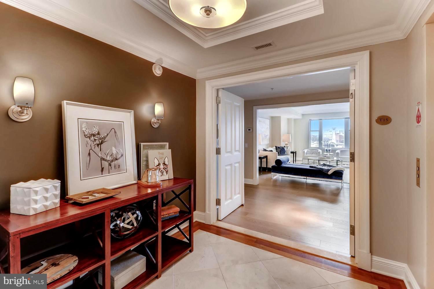 THE RITZ-CARLTON RESIDENCES - Residential Lease