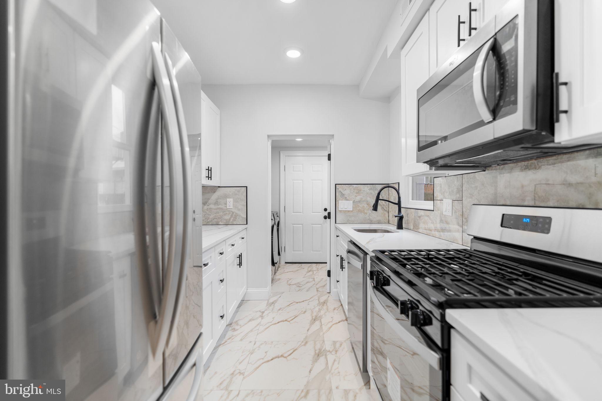 PORT RICHMOND - Residential