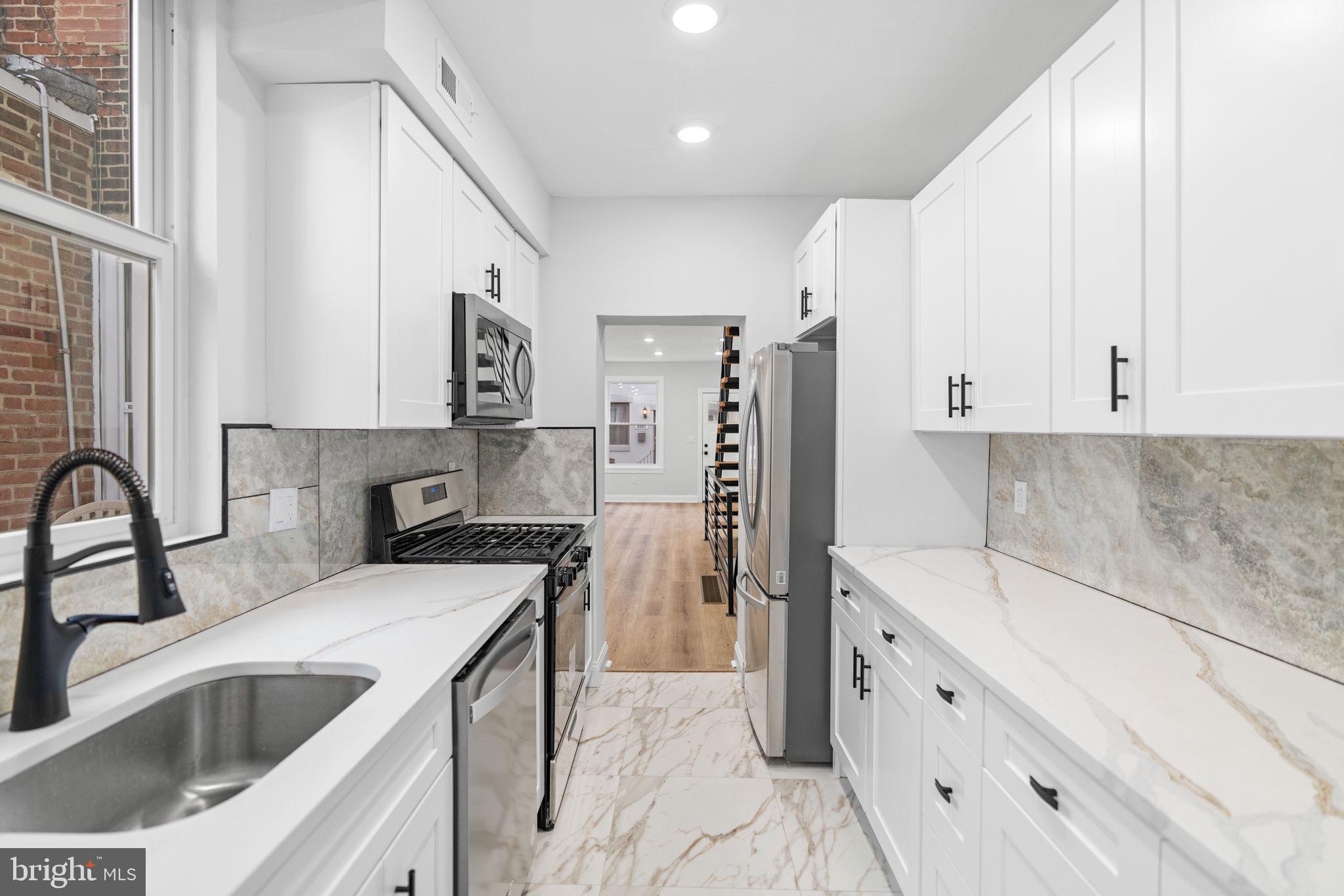 PORT RICHMOND - Residential