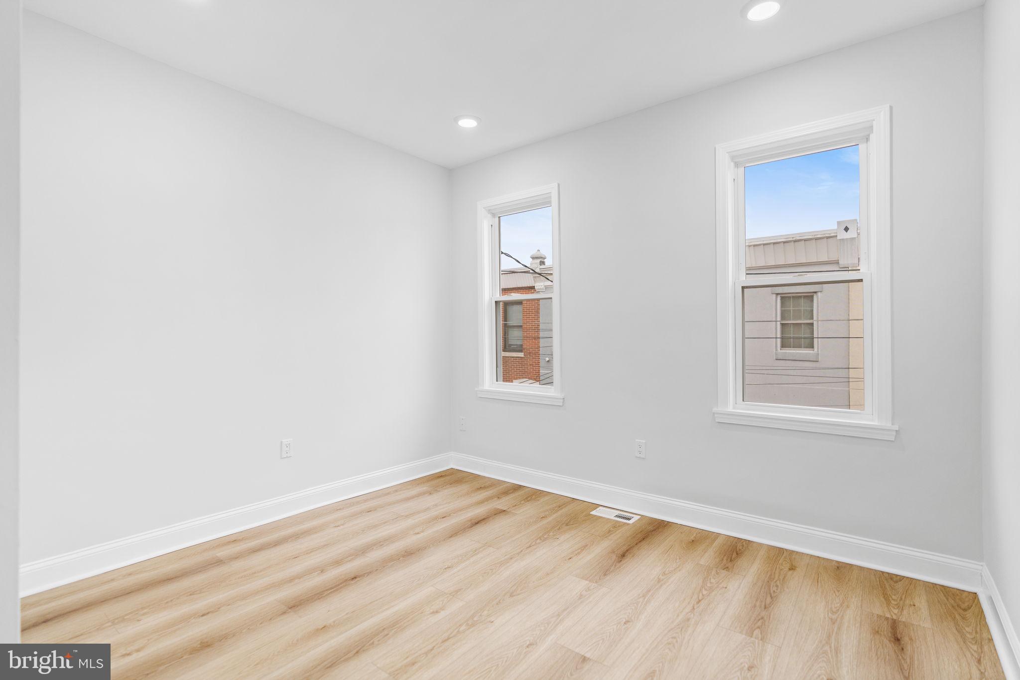 PORT RICHMOND - Residential