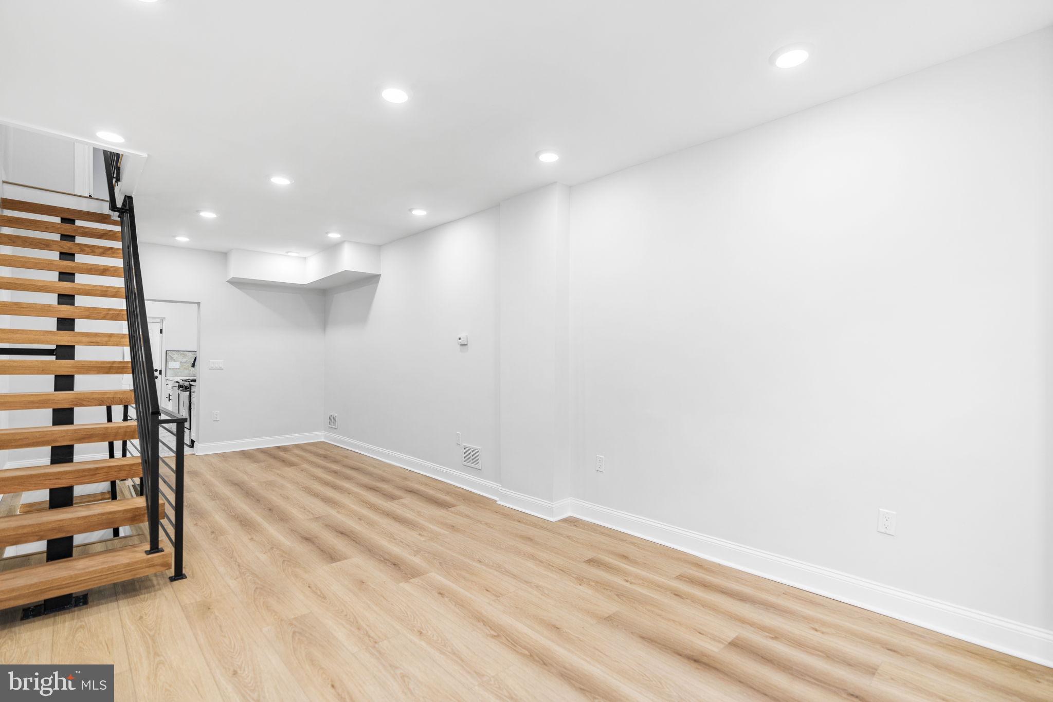 PORT RICHMOND - Residential