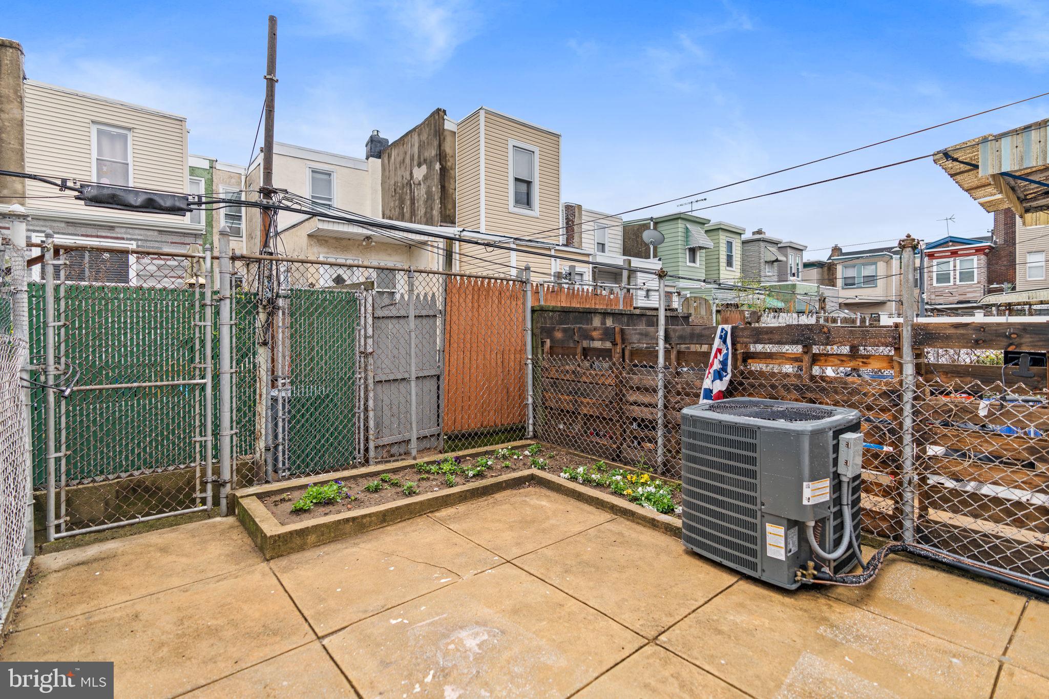 PORT RICHMOND - Residential