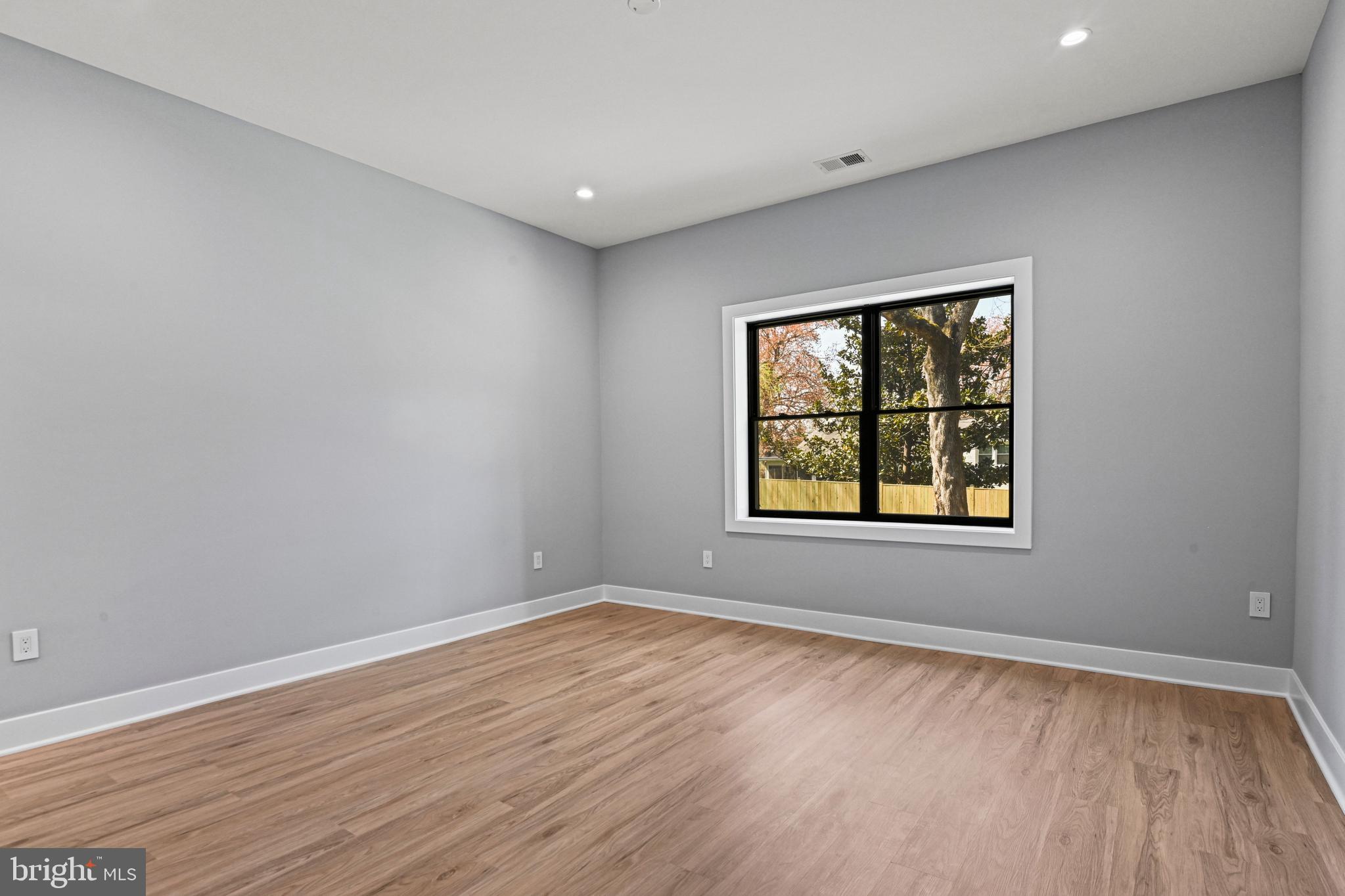 WEST LANGLEY - Residential