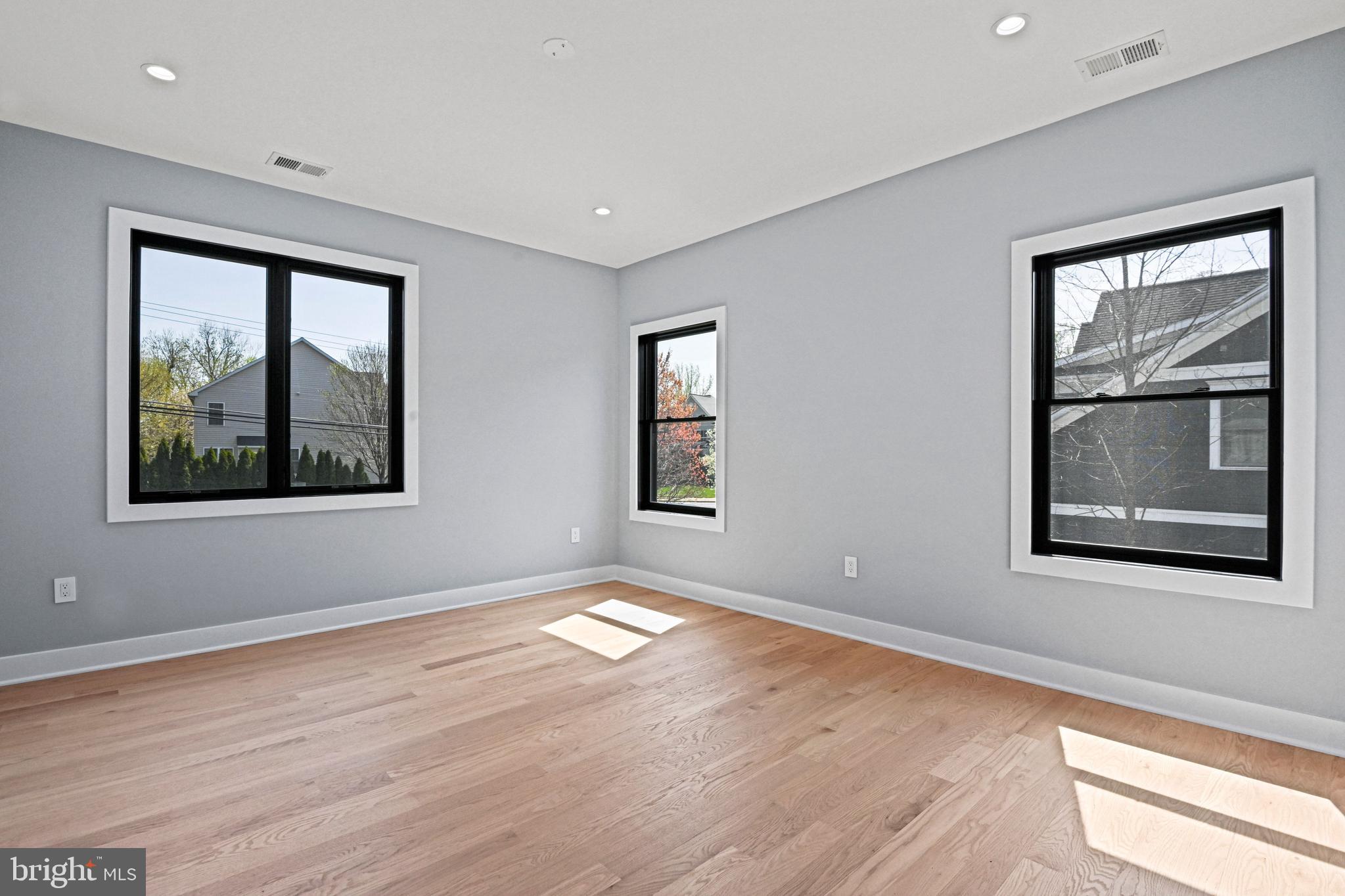 WEST LANGLEY - Residential