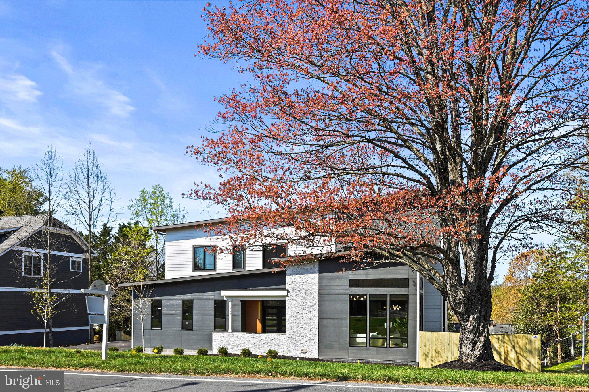 1052 BALLS HILL ROAD