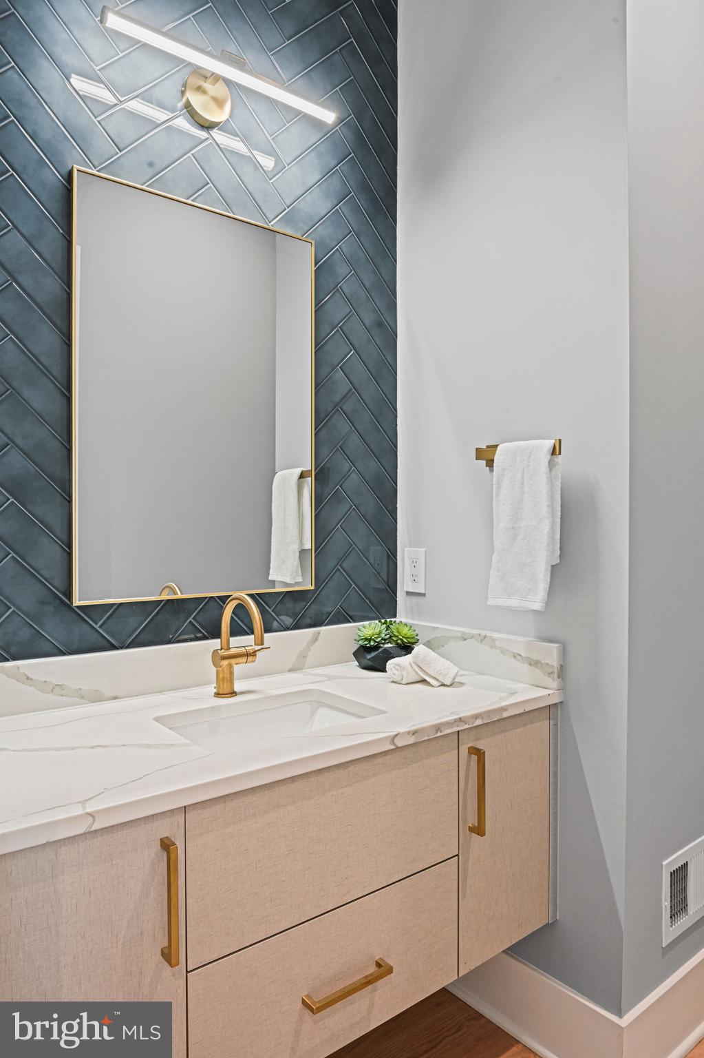 WEST LANGLEY - Residential