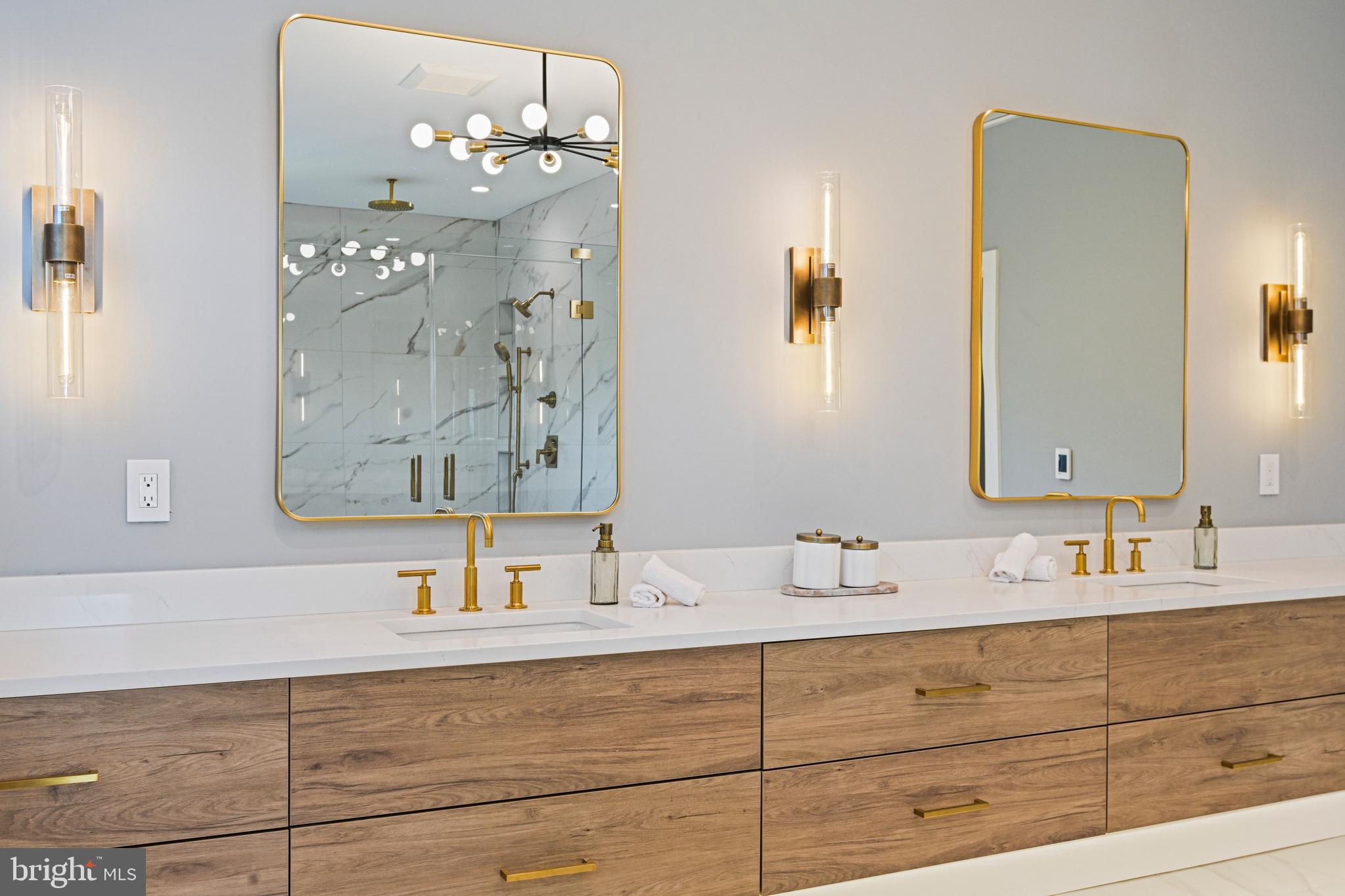 WEST LANGLEY - Residential