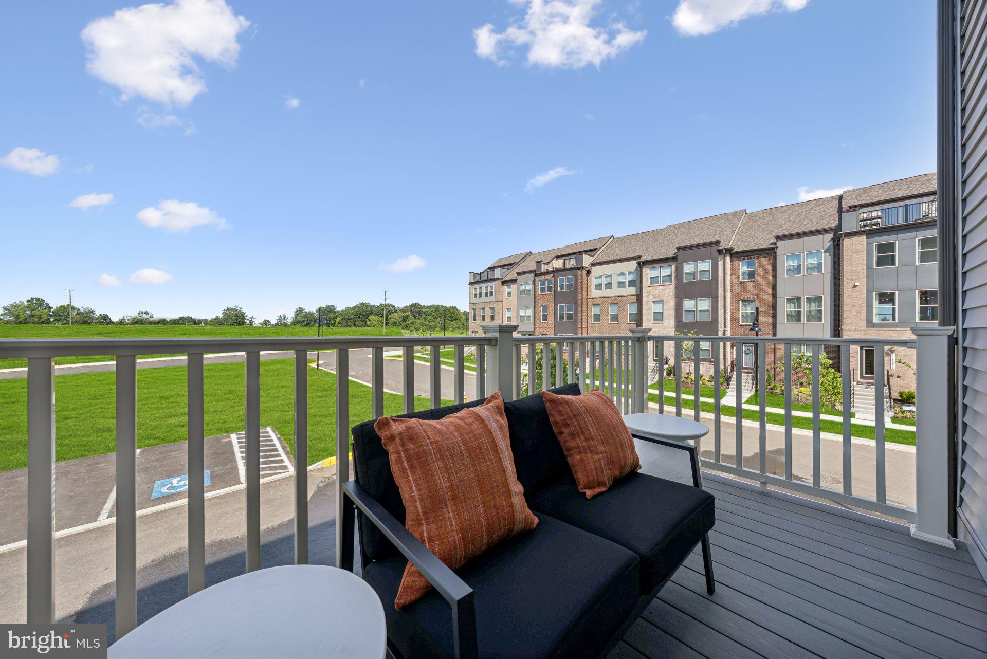INNOVATION TOWN CENTER - Residential