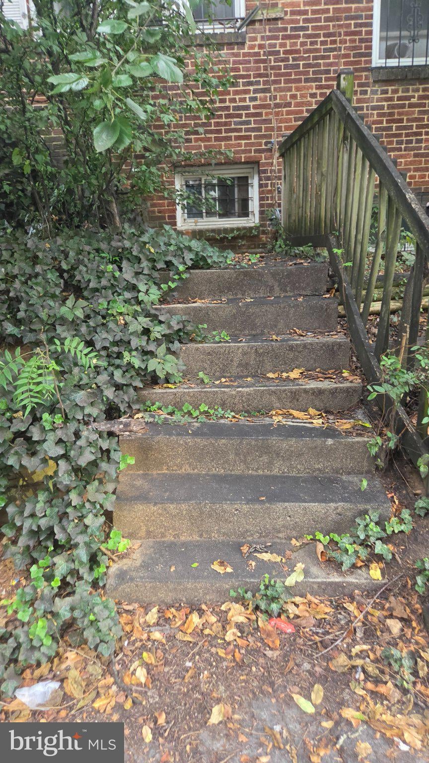 Photo of 1612 Oak Street NW, WASHINGTON, DC 20010 (MLS # DCDC2287000)