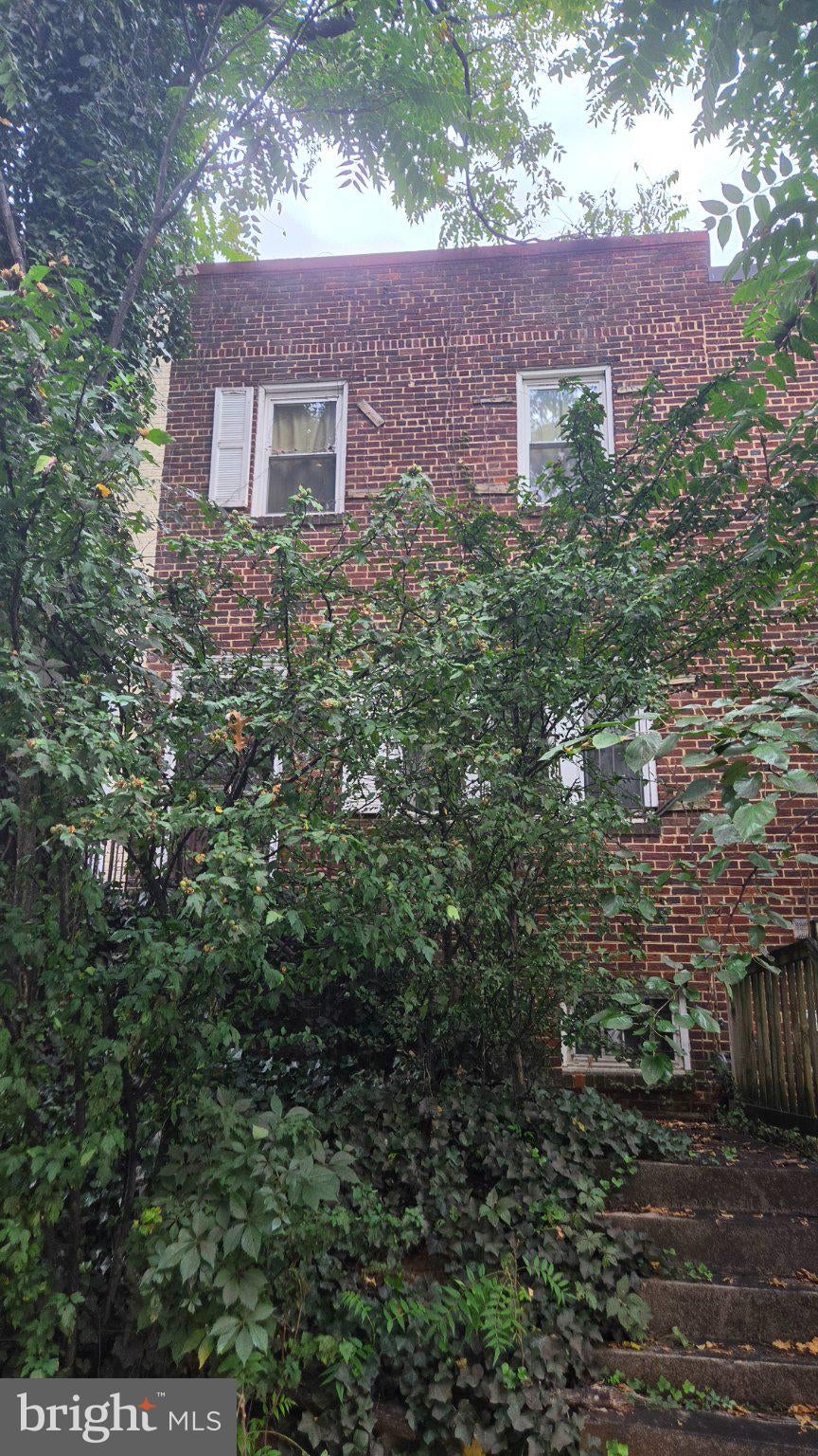 Photo of 1612 Oak Street NW, WASHINGTON, DC 20010 (MLS # DCDC2287000)