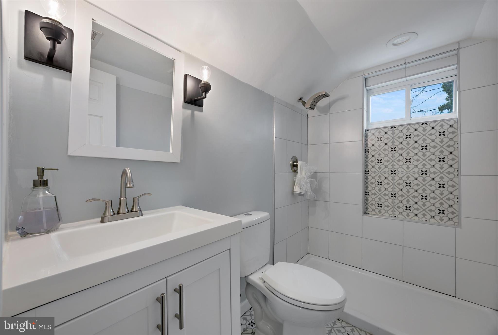 SUNNY ACRES - Residential