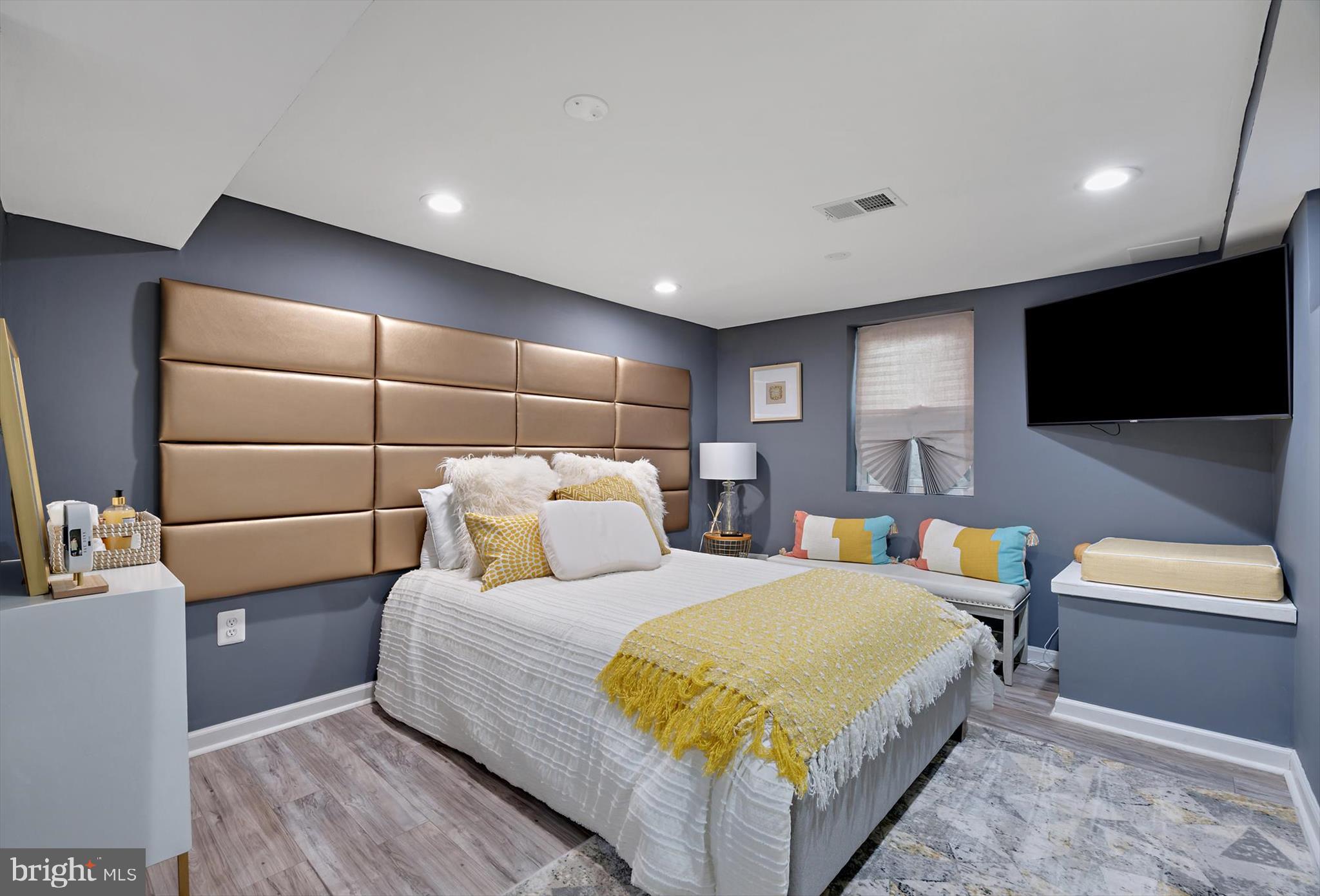 SUNNY ACRES - Residential