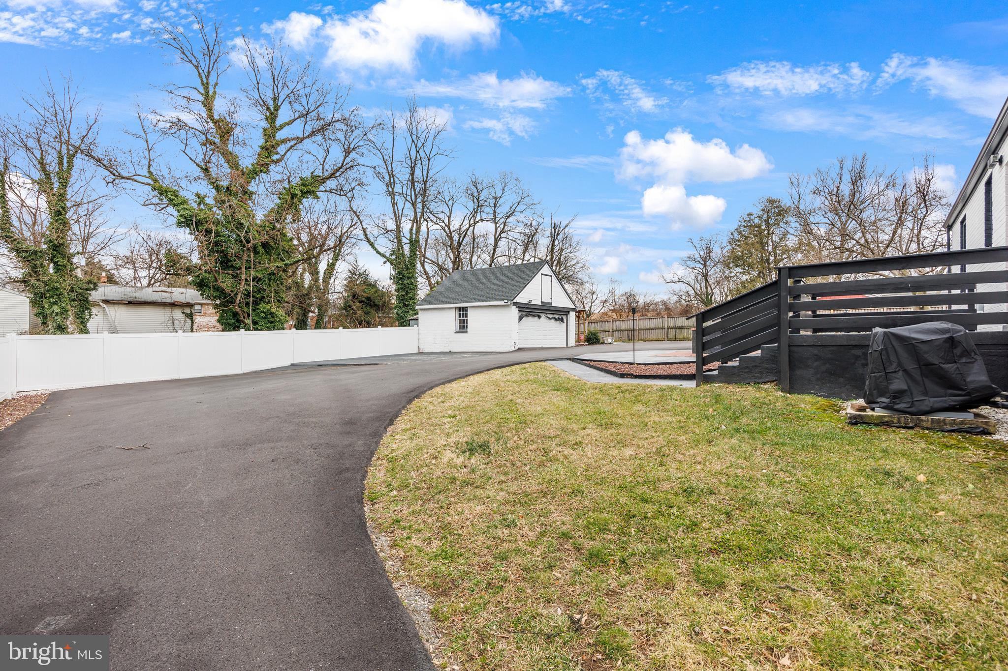 SUNNY ACRES - Residential