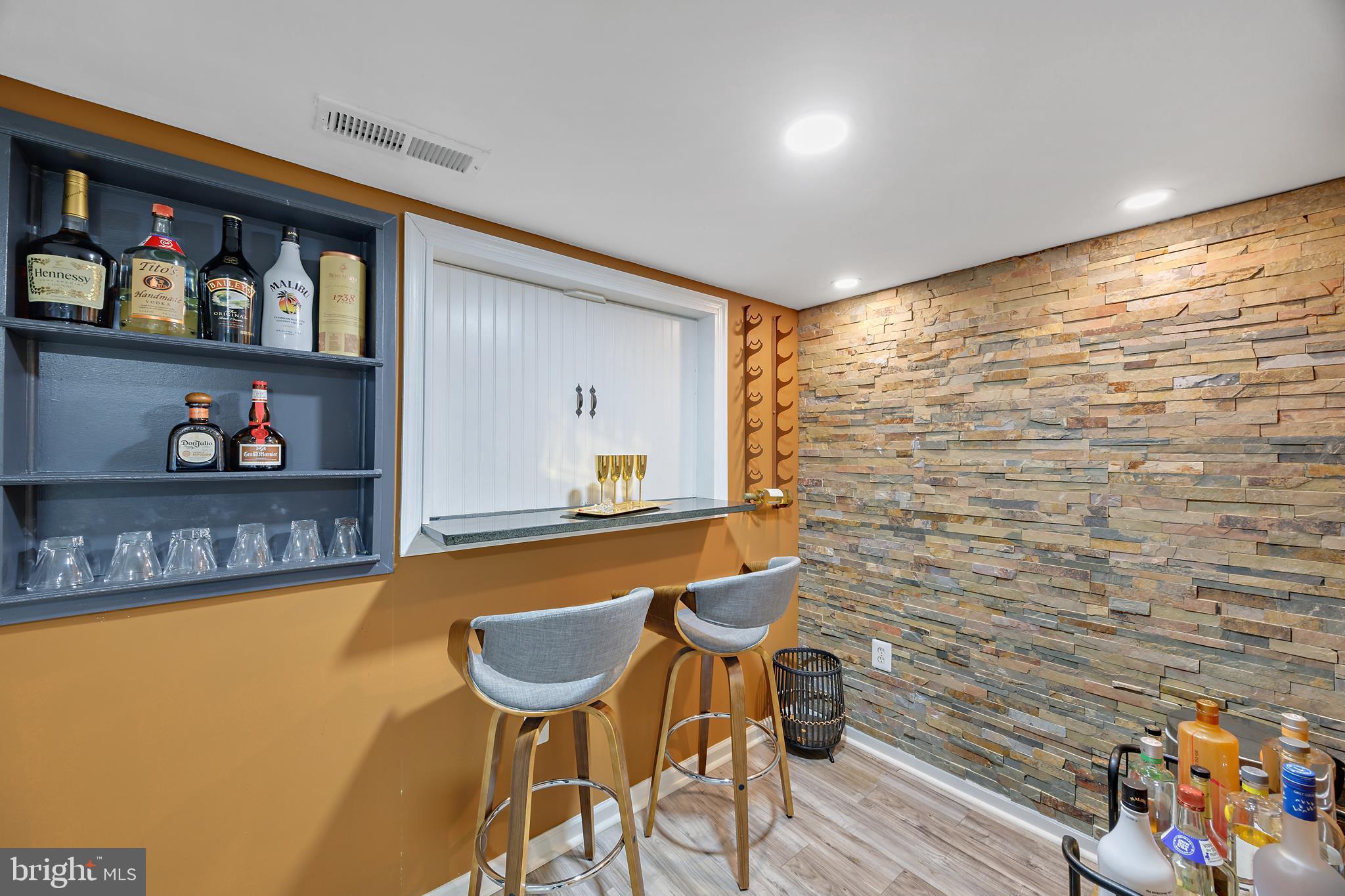 SUNNY ACRES - Residential