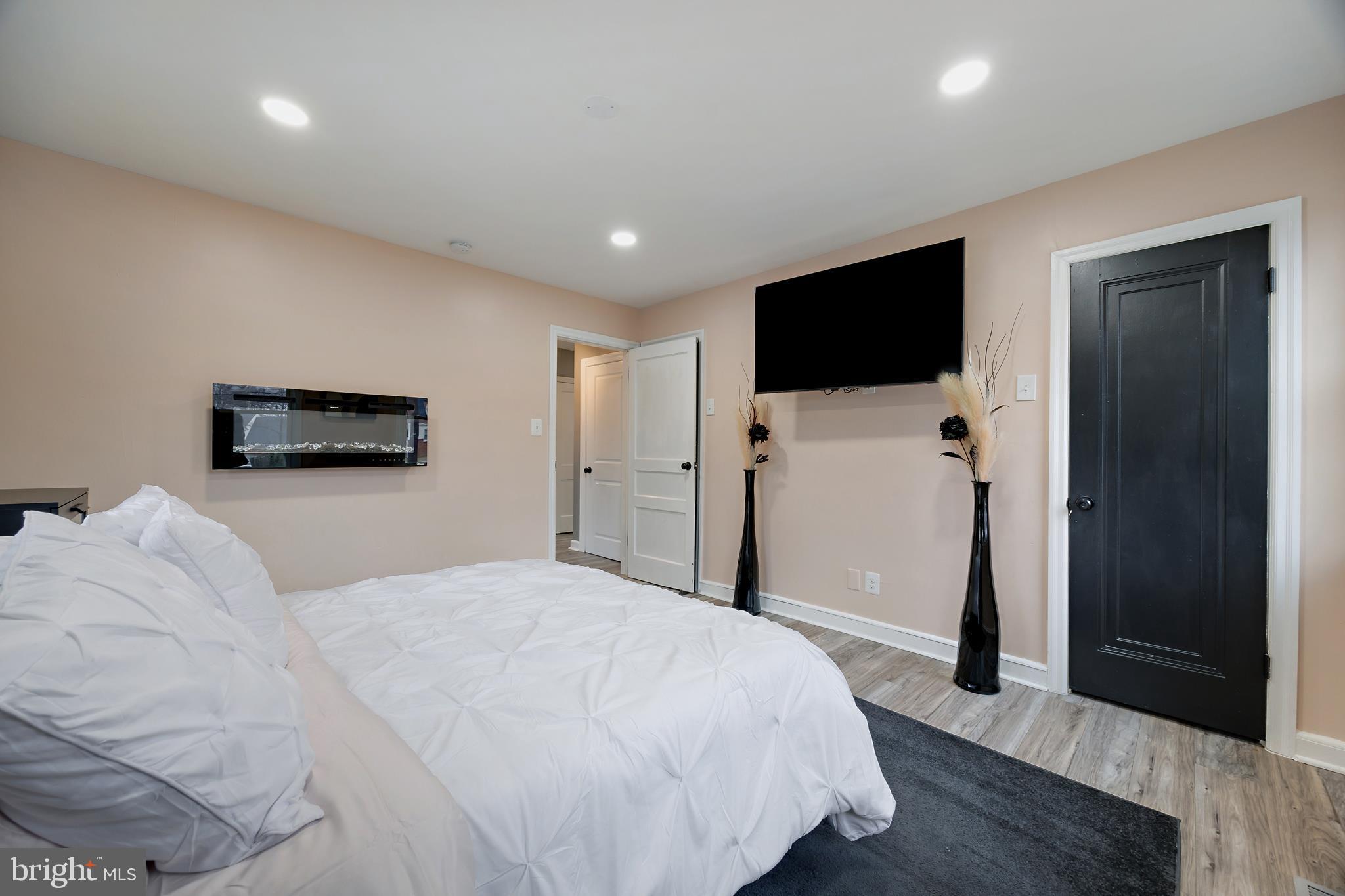 SUNNY ACRES - Residential