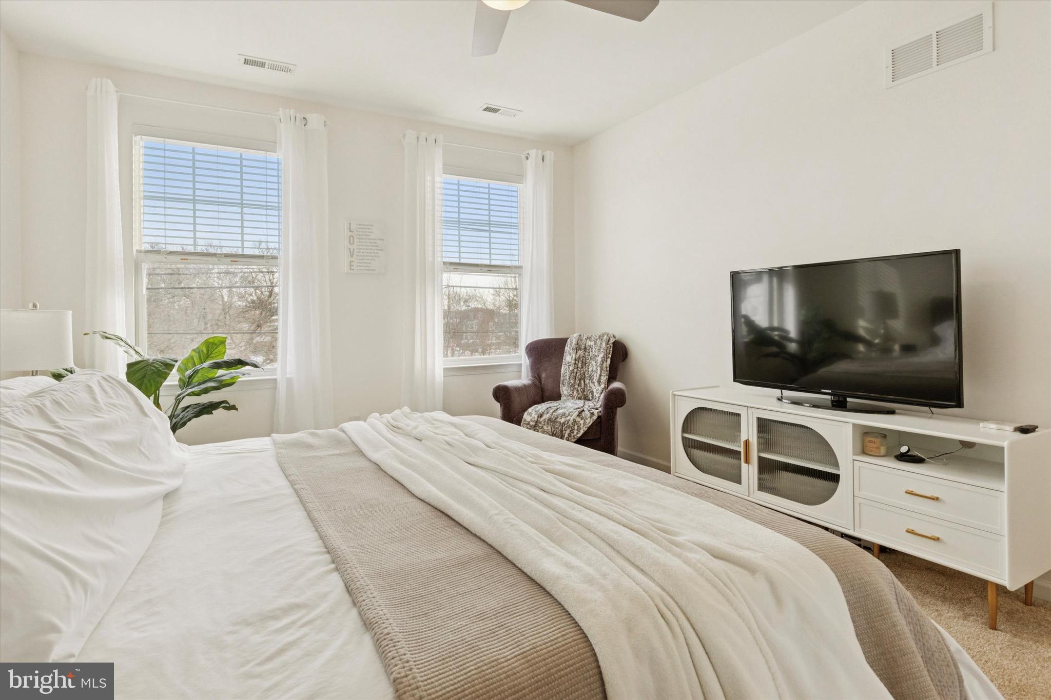 ARBOR KNOLL - Residential