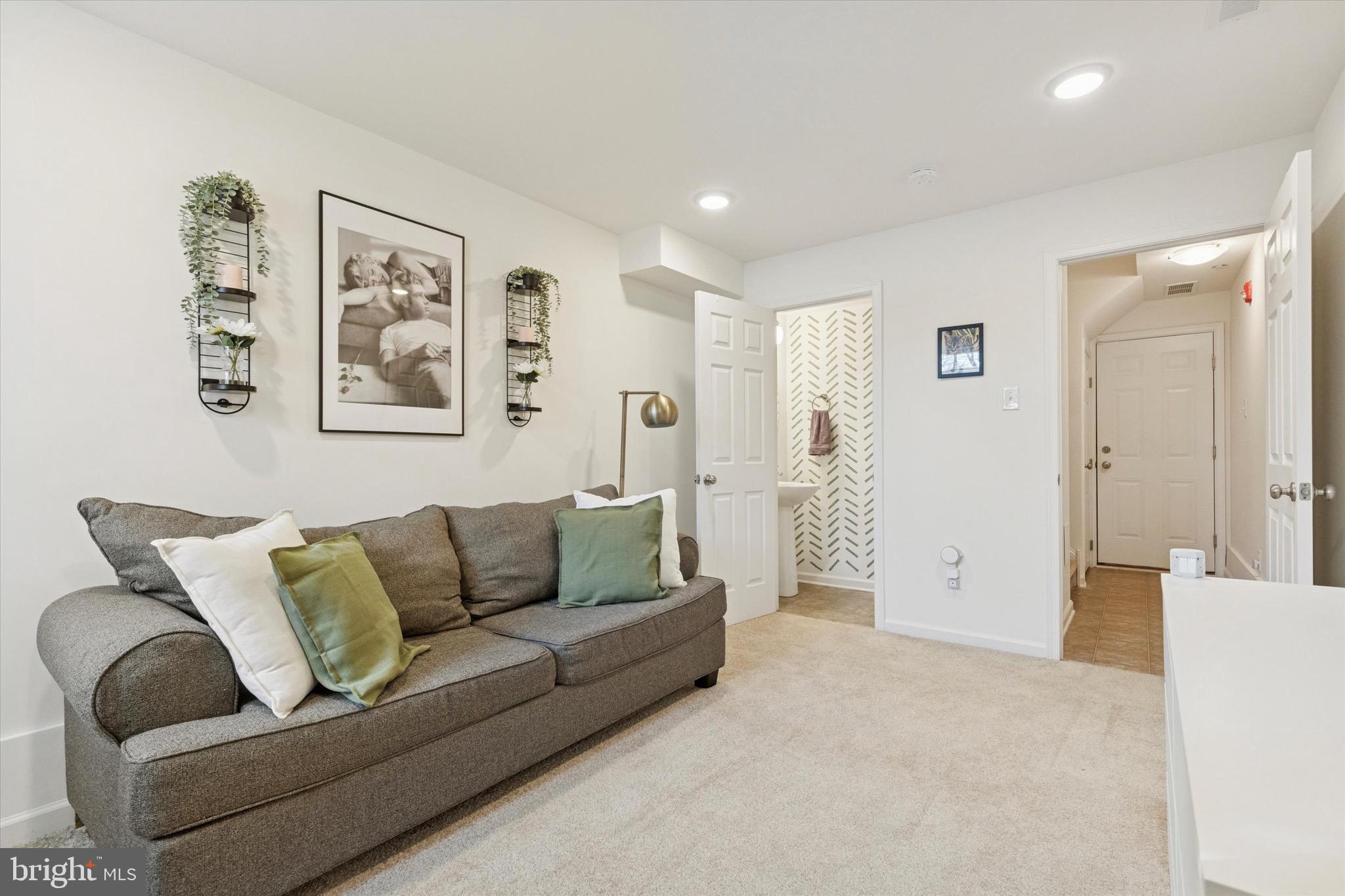 ARBOR KNOLL - Residential