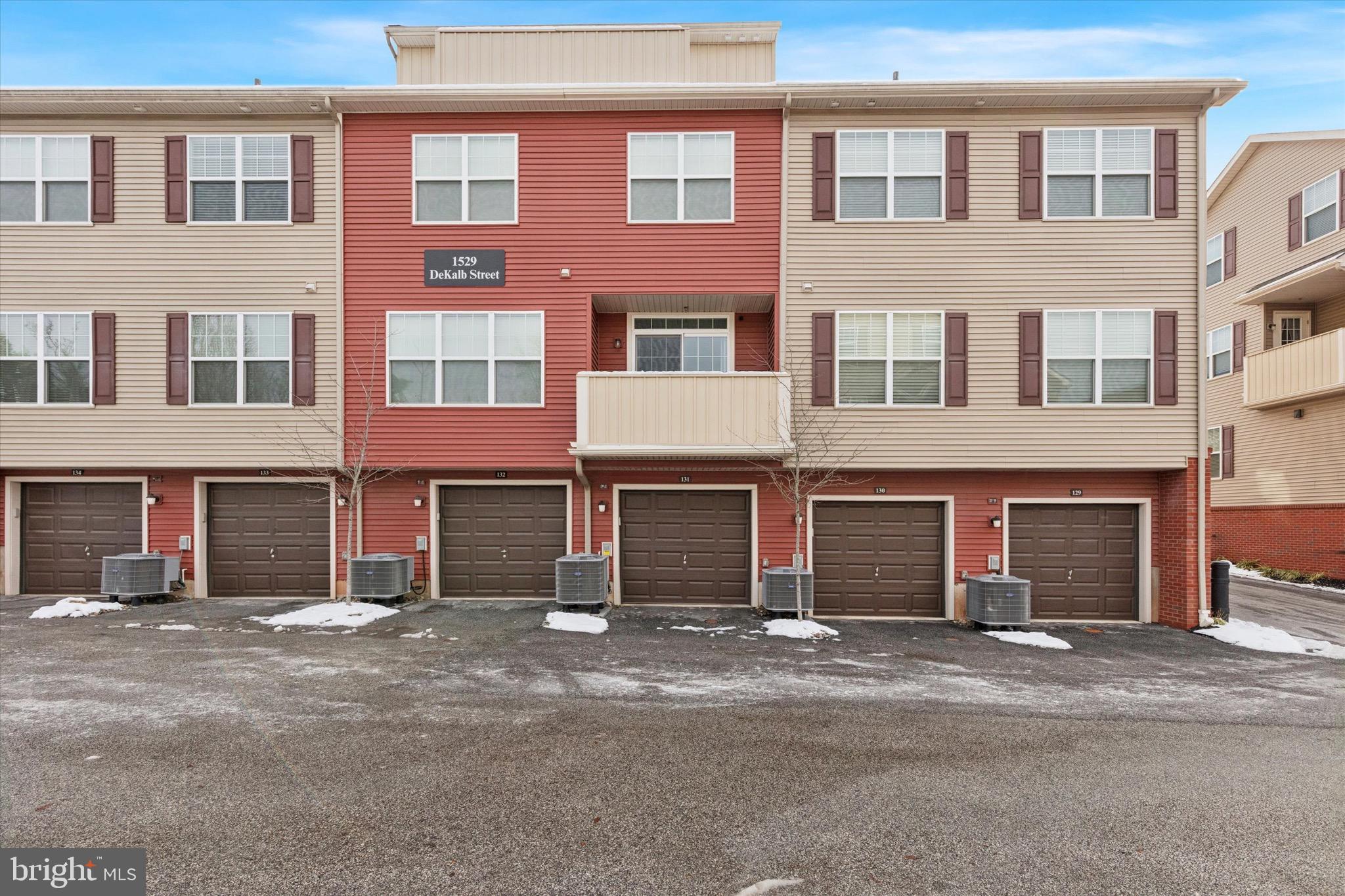 ARBOR KNOLL - Residential