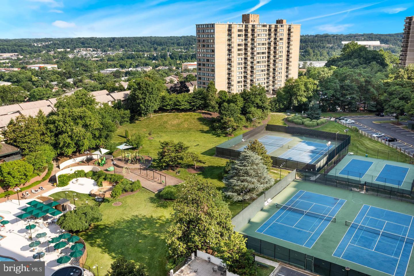 Completely Updated with New HVAC, Renovated Bathrooms & New Carpet — Resort-Style Living !
Welcome to 203 Yoakum Parkway, Unit 1725—a stunning 3-bedroom, 2-bathroom condo at Watergate at Landmark, where comfort, convenience, and community come together. This beautifully updated, light-filled home features a brand-new HVAC system, fully renovated bathrooms, and fresh new carpet throughout. Perched on the 17th floor, the unit offers sweeping views and a spacious, open layout perfect for modern living.
Generously sized bedrooms, abundant closet space—including a walk-in closet in the primary suite. The condo fee includes ALL utilities (except internet) and grants access to an incredible array of resort-style amenities such as indoor and outdoor swimming pools, a state-of-the-art fitness center and sauna, tennis, pickleball, and basketball courts, a market café, 24/7 security gate, concierge service, and a community shuttle to Van Dorn Metro.
Located just minutes from I-395, I-495, Old Town Alexandria, the Pentagon, and Washington, D.C., this home offers the perfect blend of accessibility and tranquility in a secure, gated community. Don’t miss your chance to own this turnkey property in one of Alexandria’s top condominium communities!