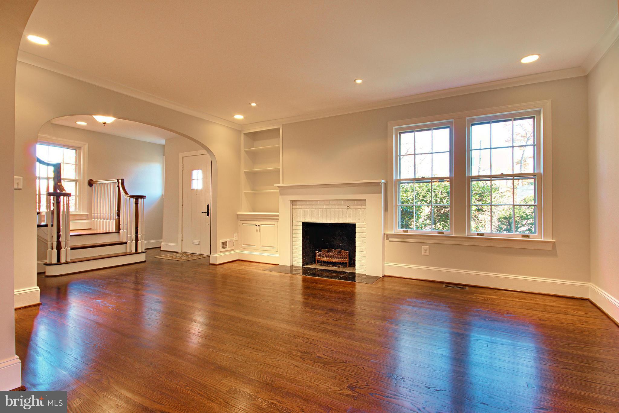 GOLF CLUB MANOR - Residential