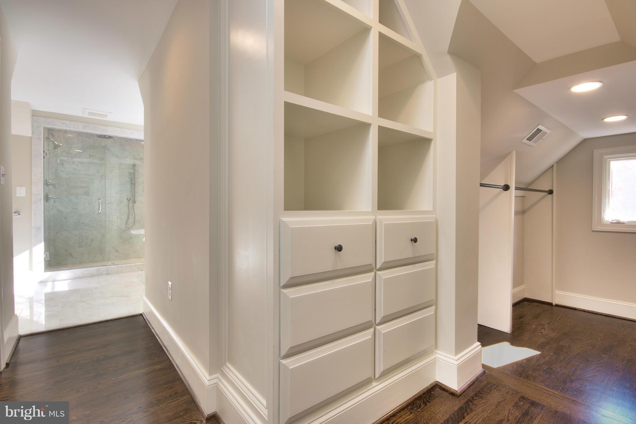 GOLF CLUB MANOR - Residential