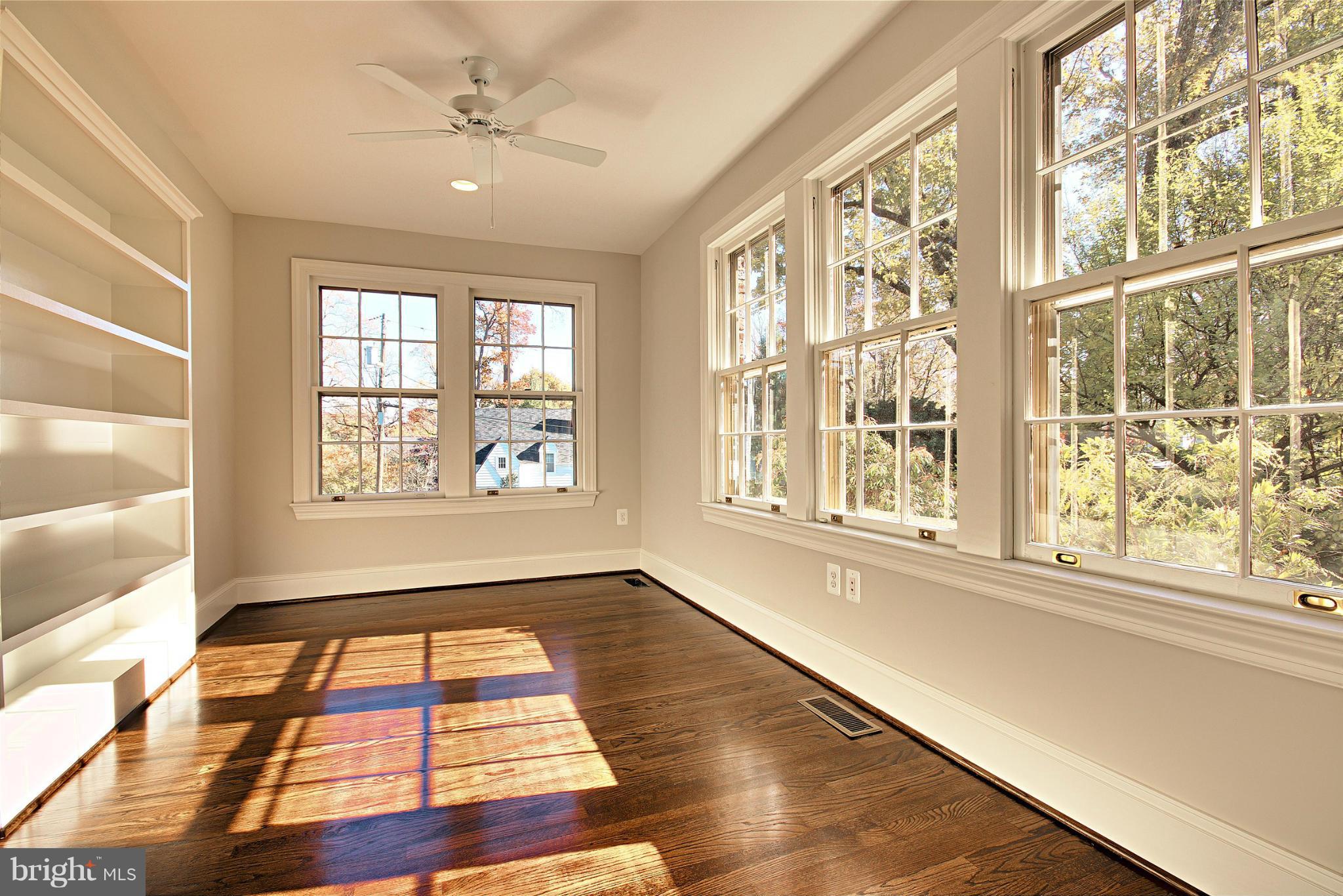 GOLF CLUB MANOR - Residential