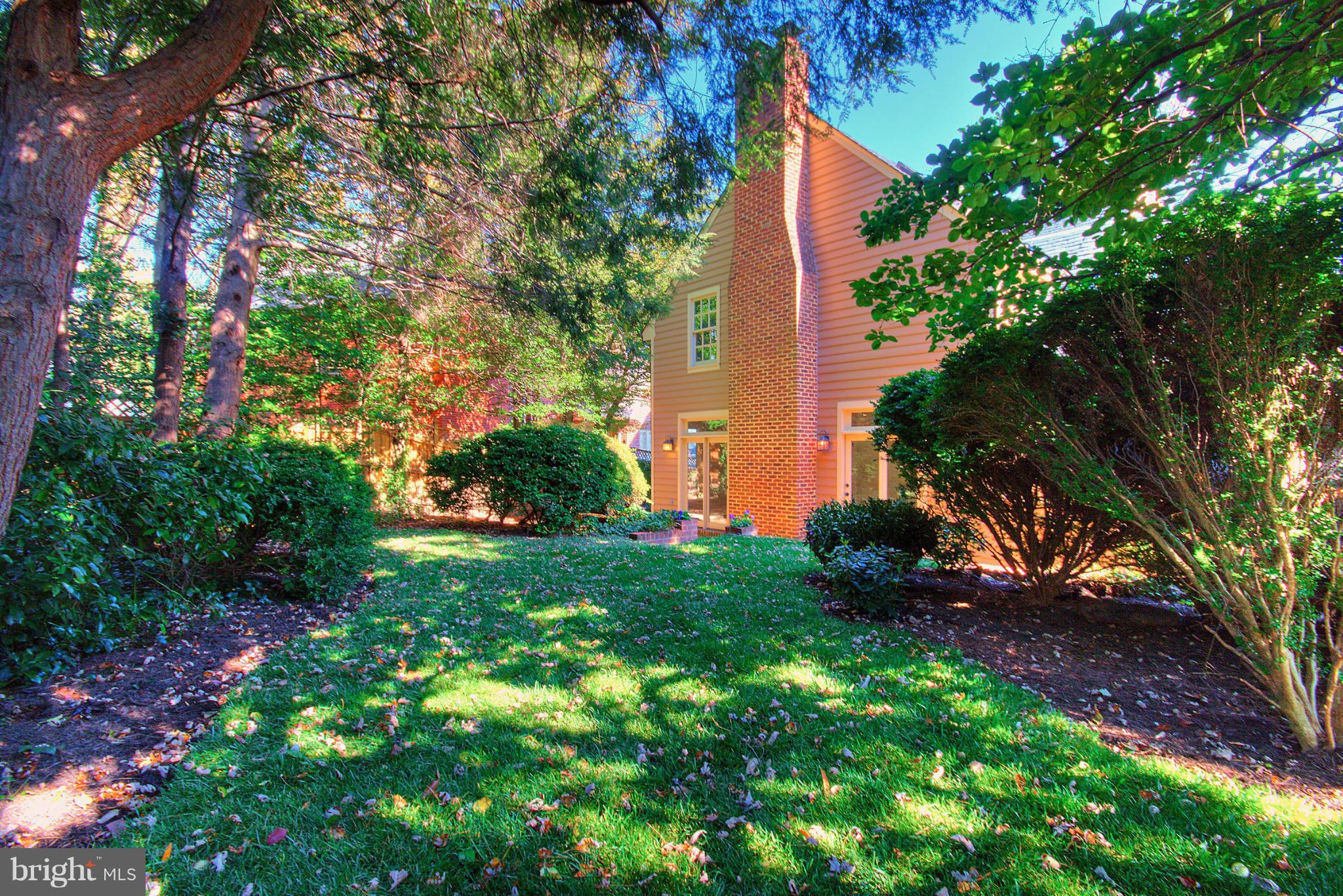 GOLF CLUB MANOR - Residential