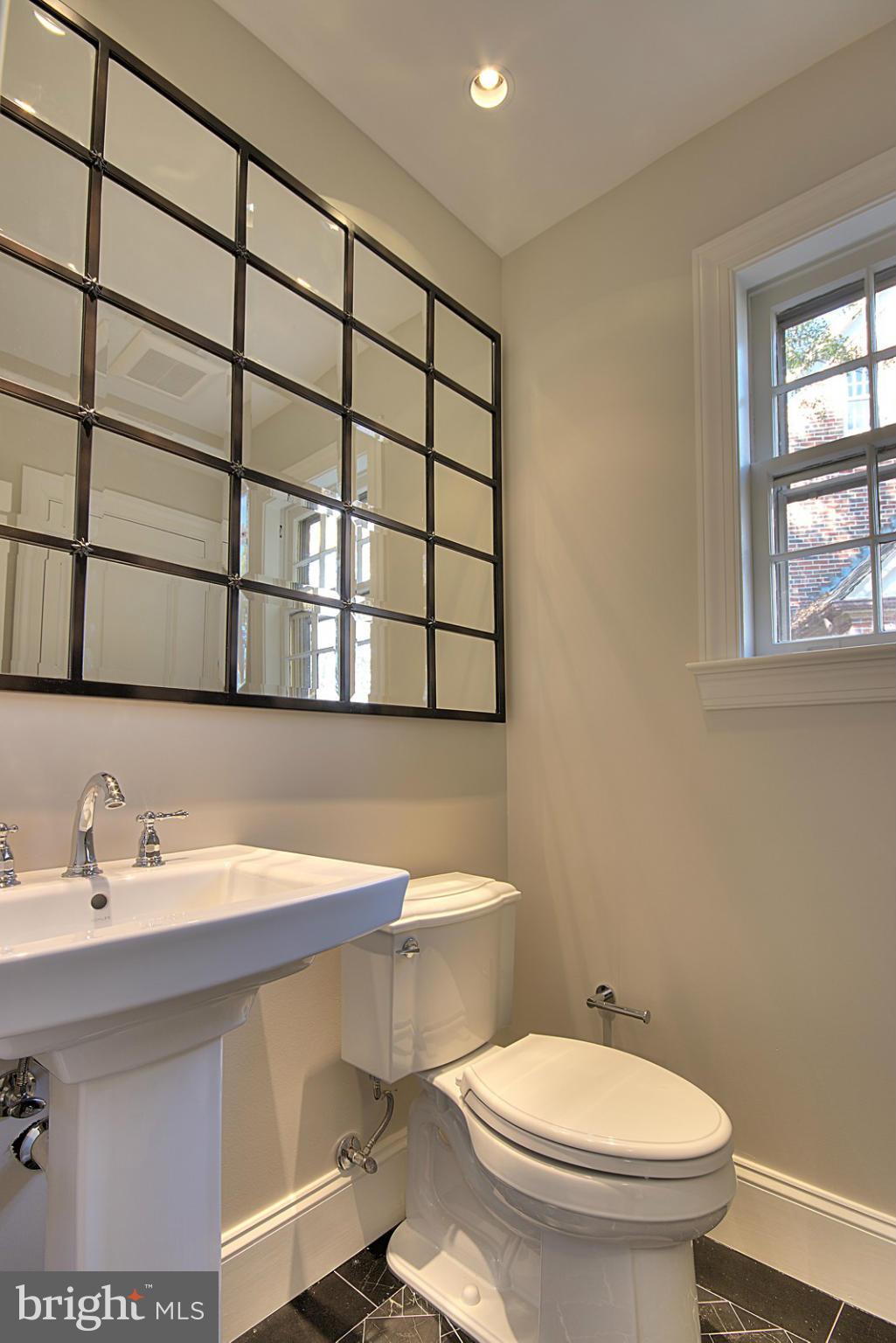 GOLF CLUB MANOR - Residential