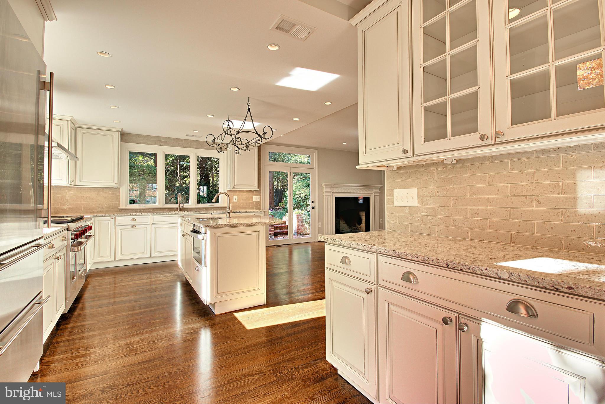 GOLF CLUB MANOR - Residential