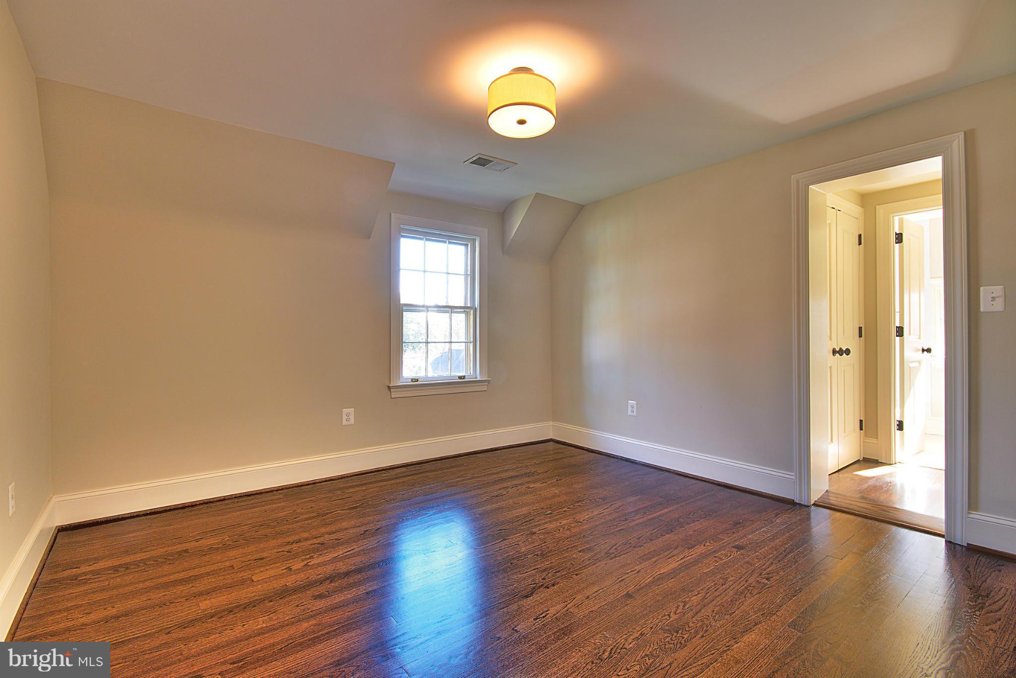 GOLF CLUB MANOR - Residential