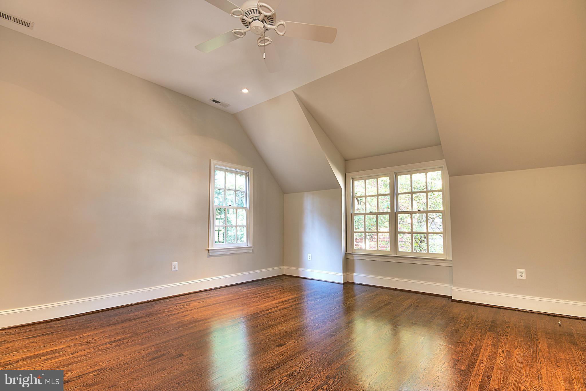 GOLF CLUB MANOR - Residential