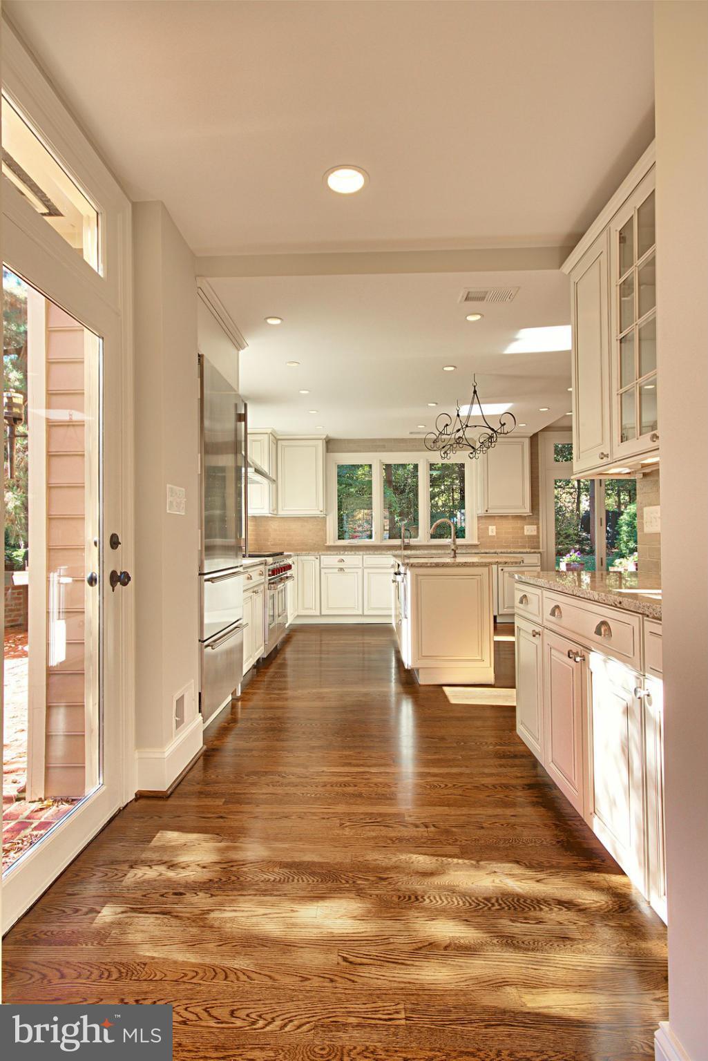 GOLF CLUB MANOR - Residential