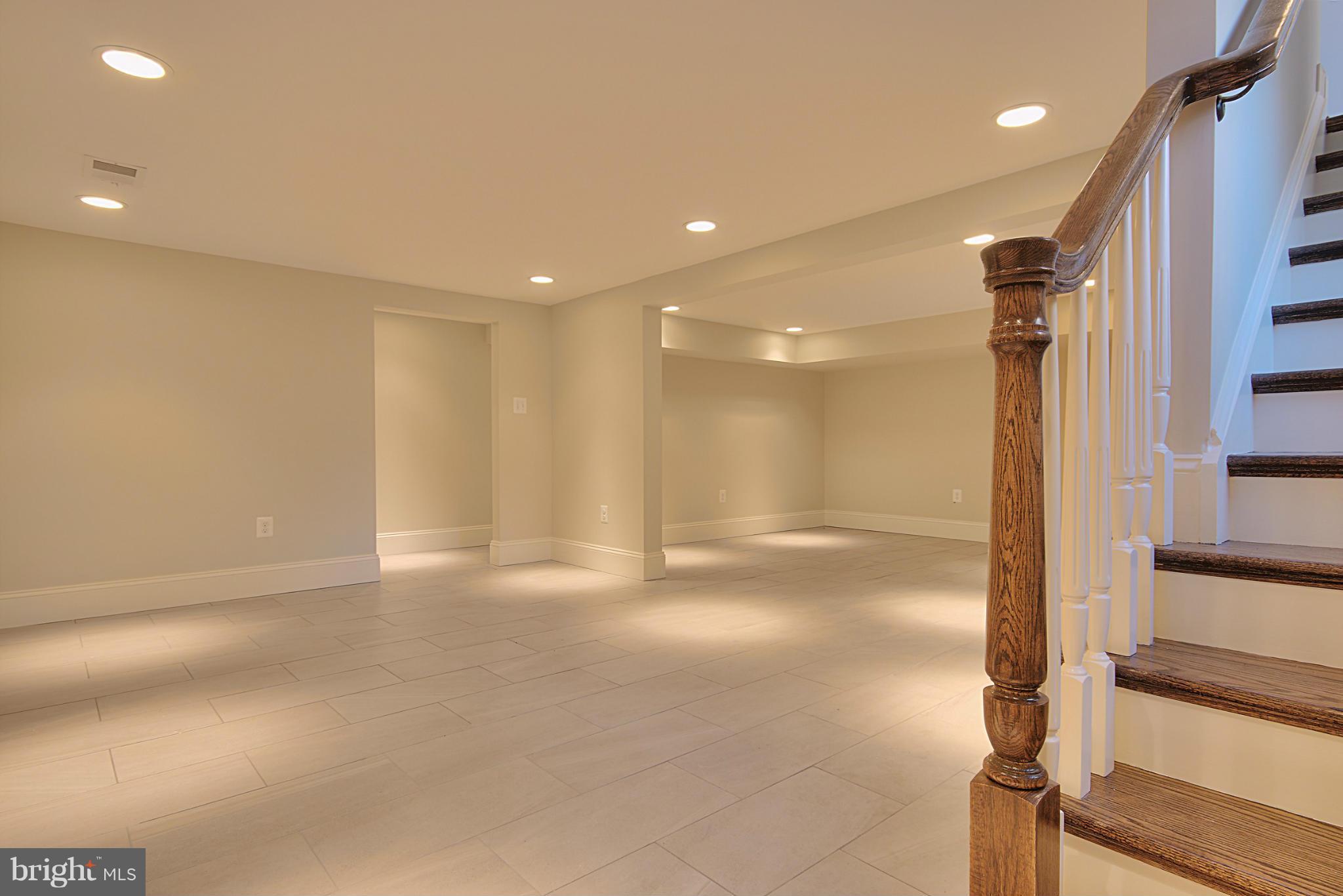 GOLF CLUB MANOR - Residential