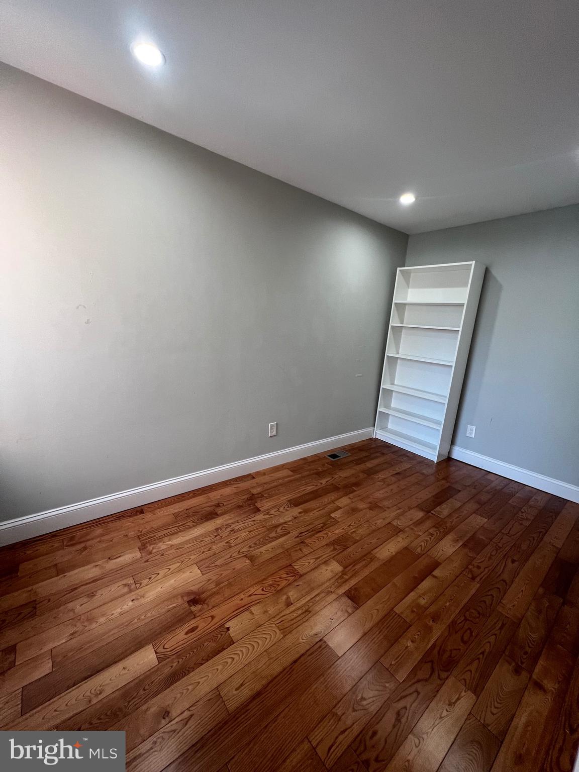 GIRARD ESTATES - Residential Lease